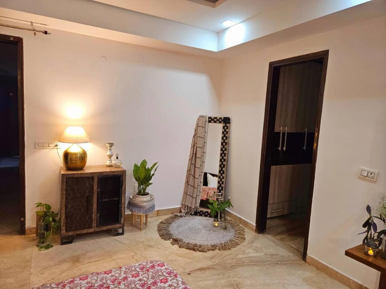 South Delhi, Artistic 4bhk - Vasant Kunj By Maple Key Apartment New Delhi