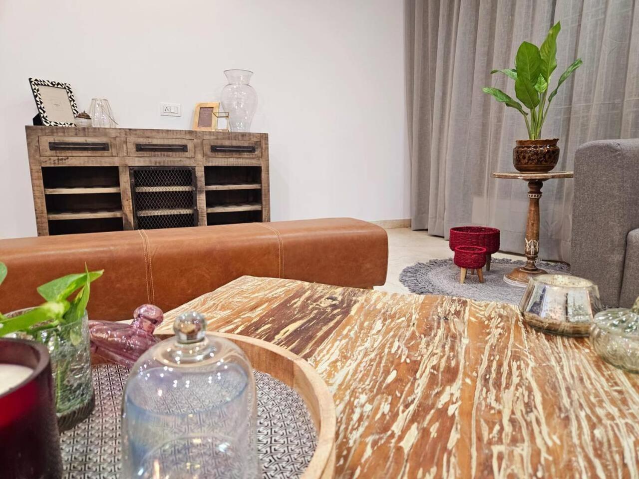 South Delhi, Artistic 4bhk - Vasant Kunj By Maple Key