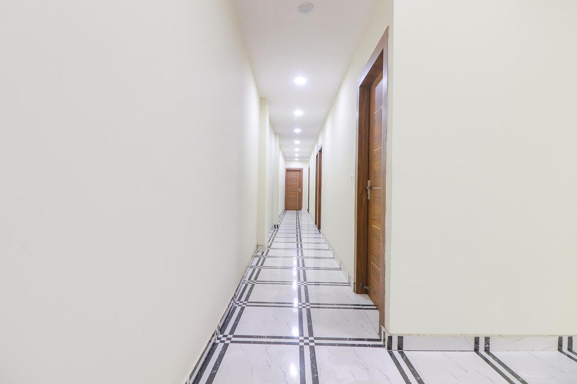 Fabhotel Starlight Hotel Nova Deli