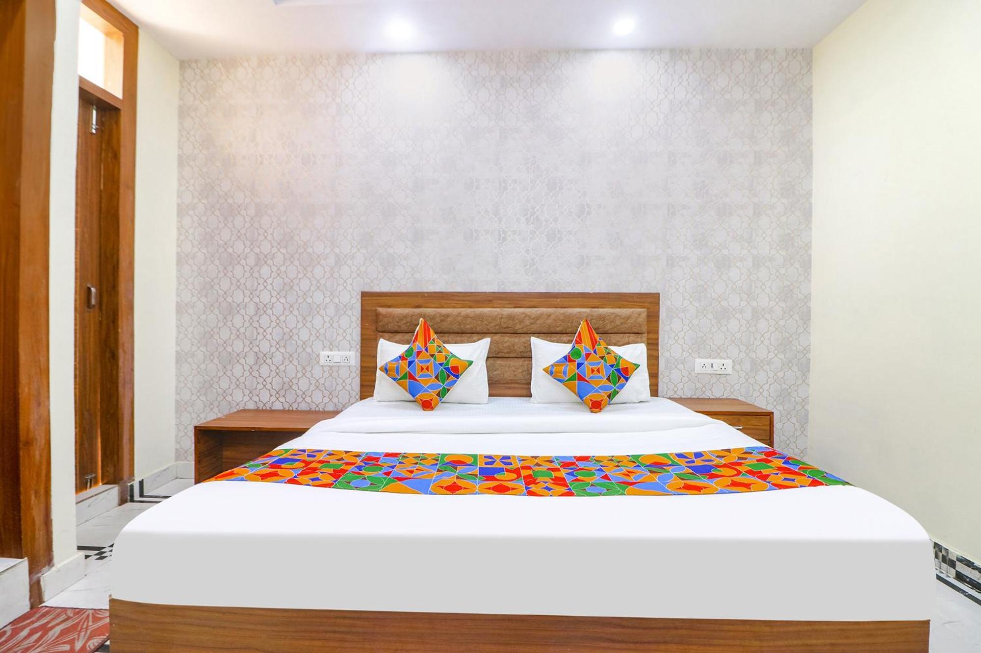 Hotel Fabhotel Starlight New Delhi