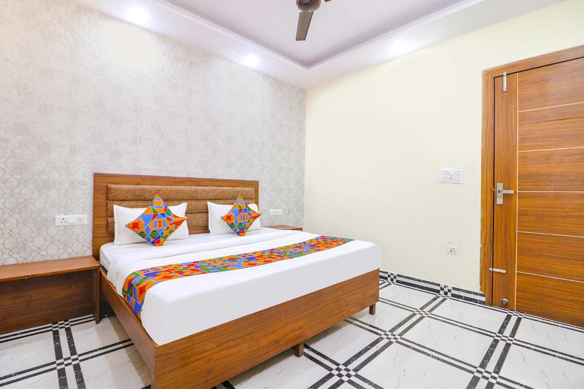 Fabhotel Starlight Hotel 3*