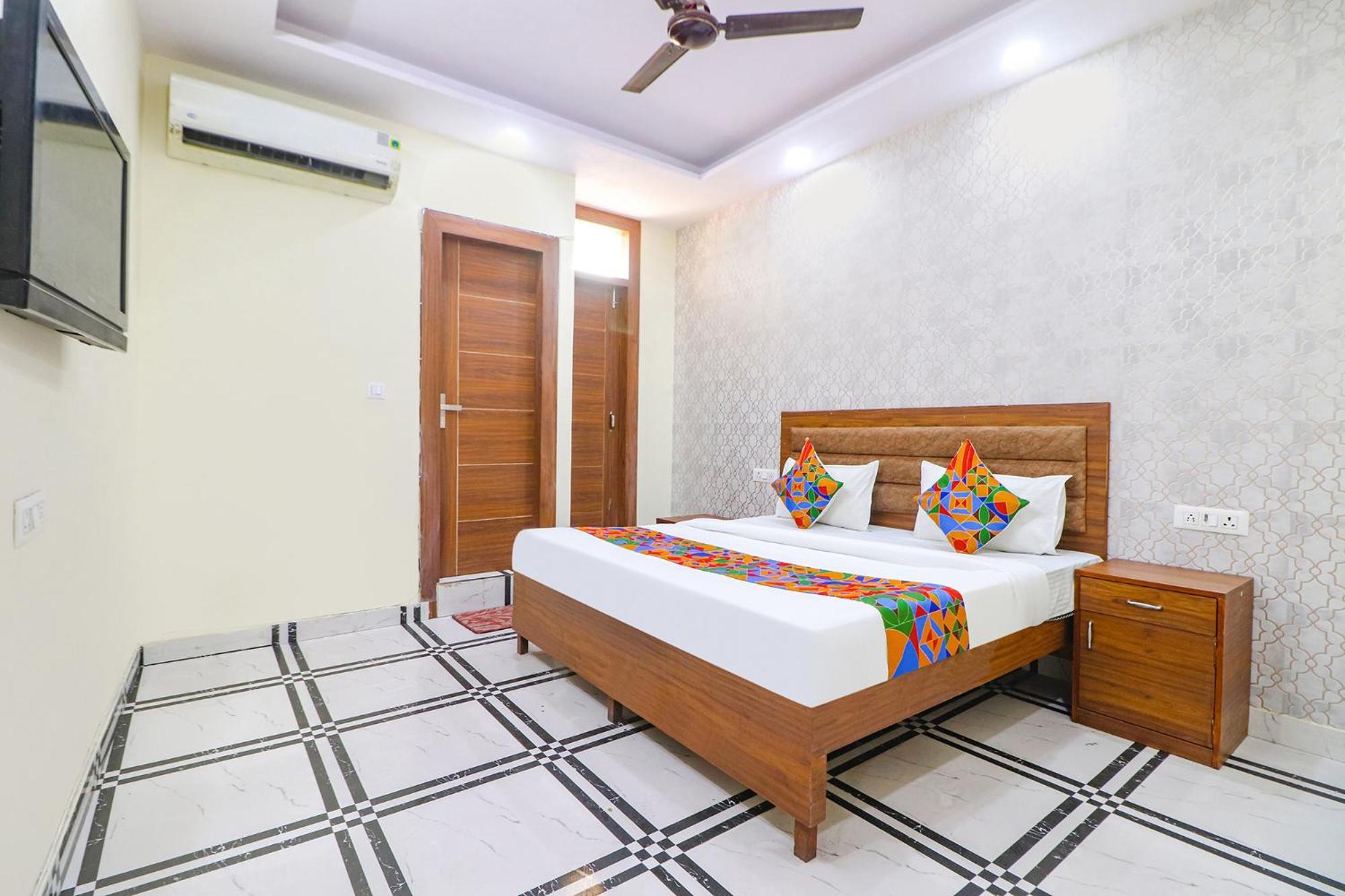 Fabhotel Starlight Hotel New Delhi