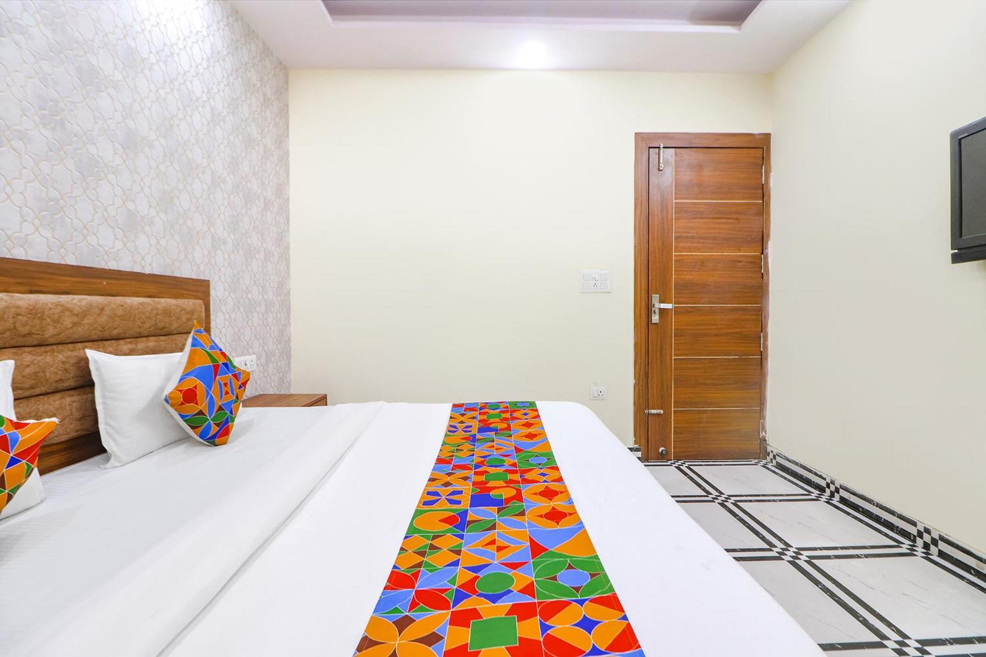 Hotel Fabhotel Starlight New Delhi