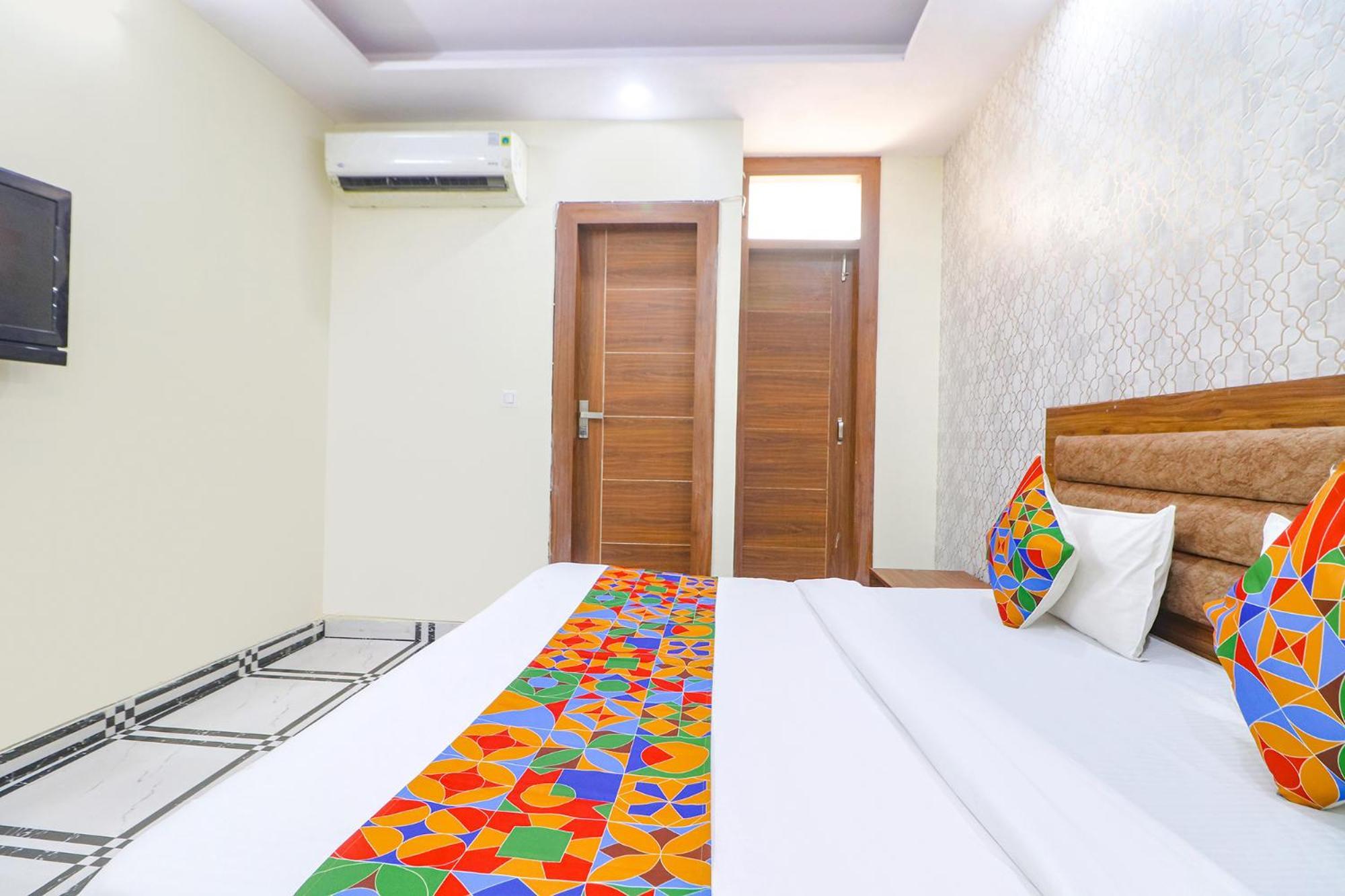 Fabhotel Starlight Nova Deli