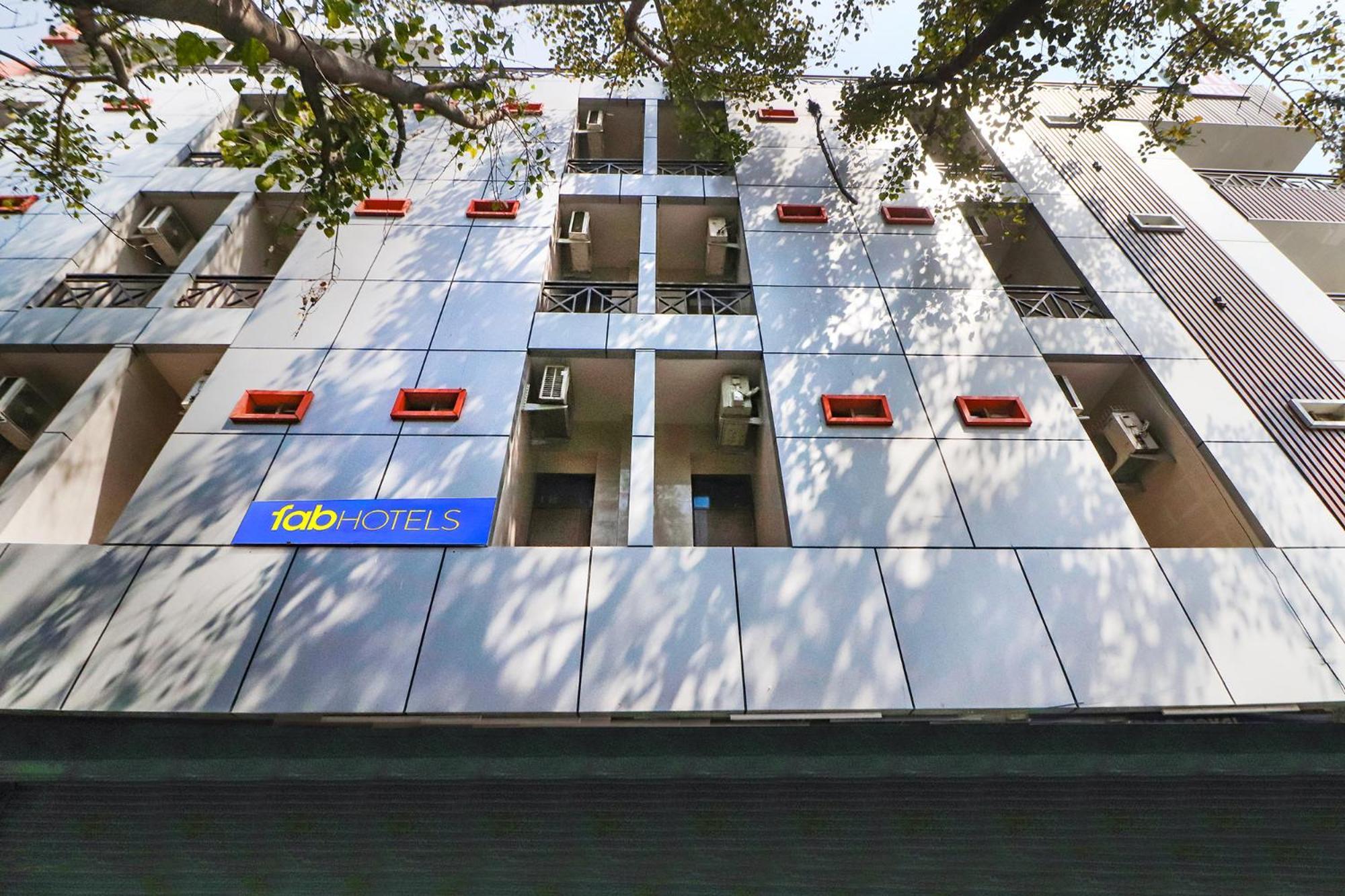 Fabhotel Starlight Hotel
