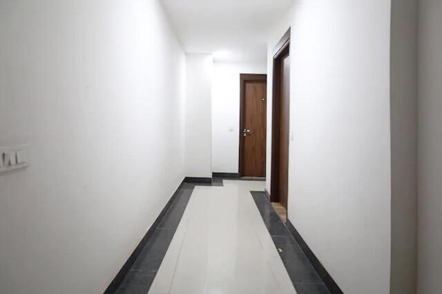 Hotel Townhouse Jp Residency Near Delhi Airport 4*