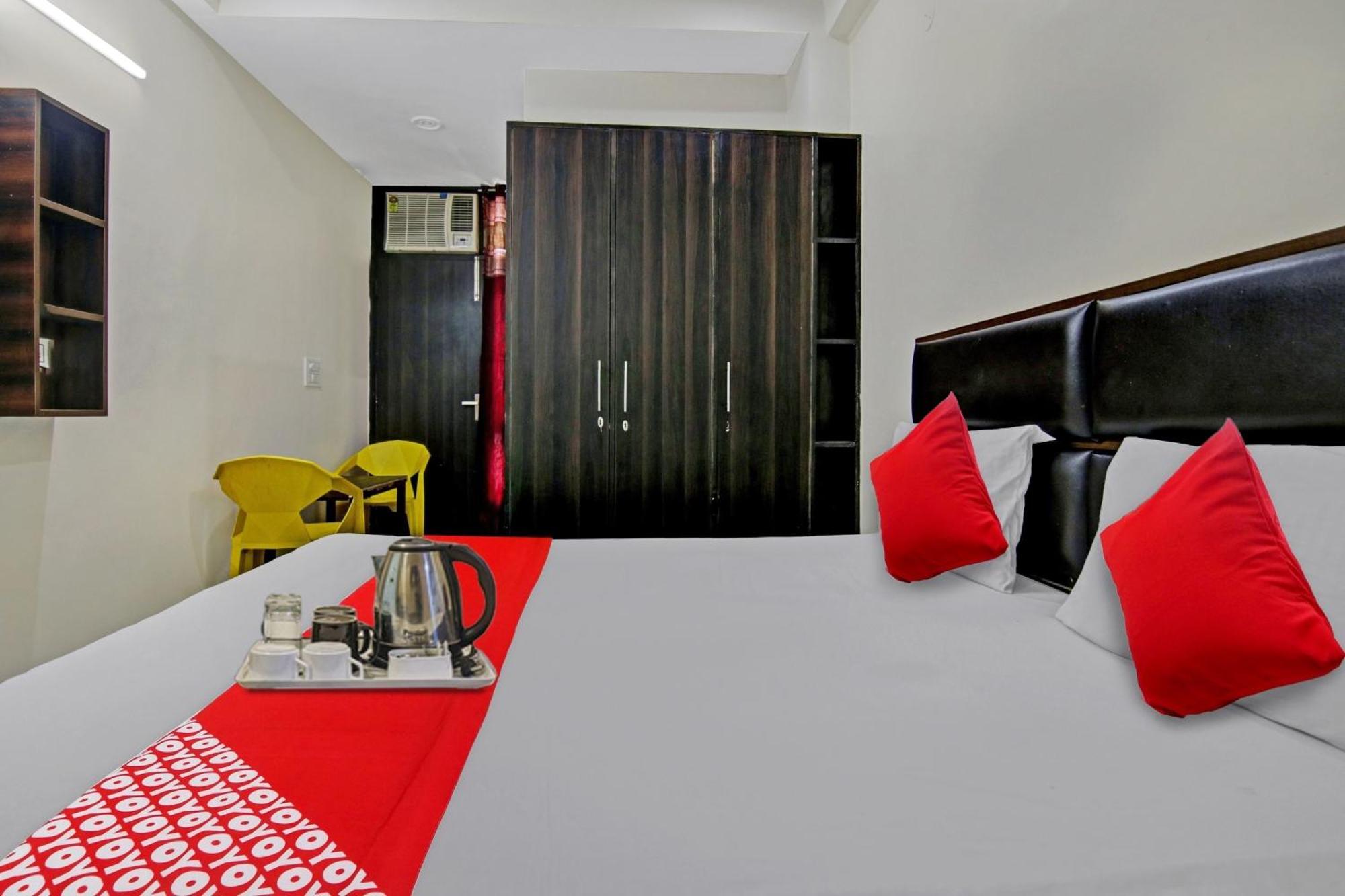 Hotel O Star Light Near Lotus Temple New Delhi