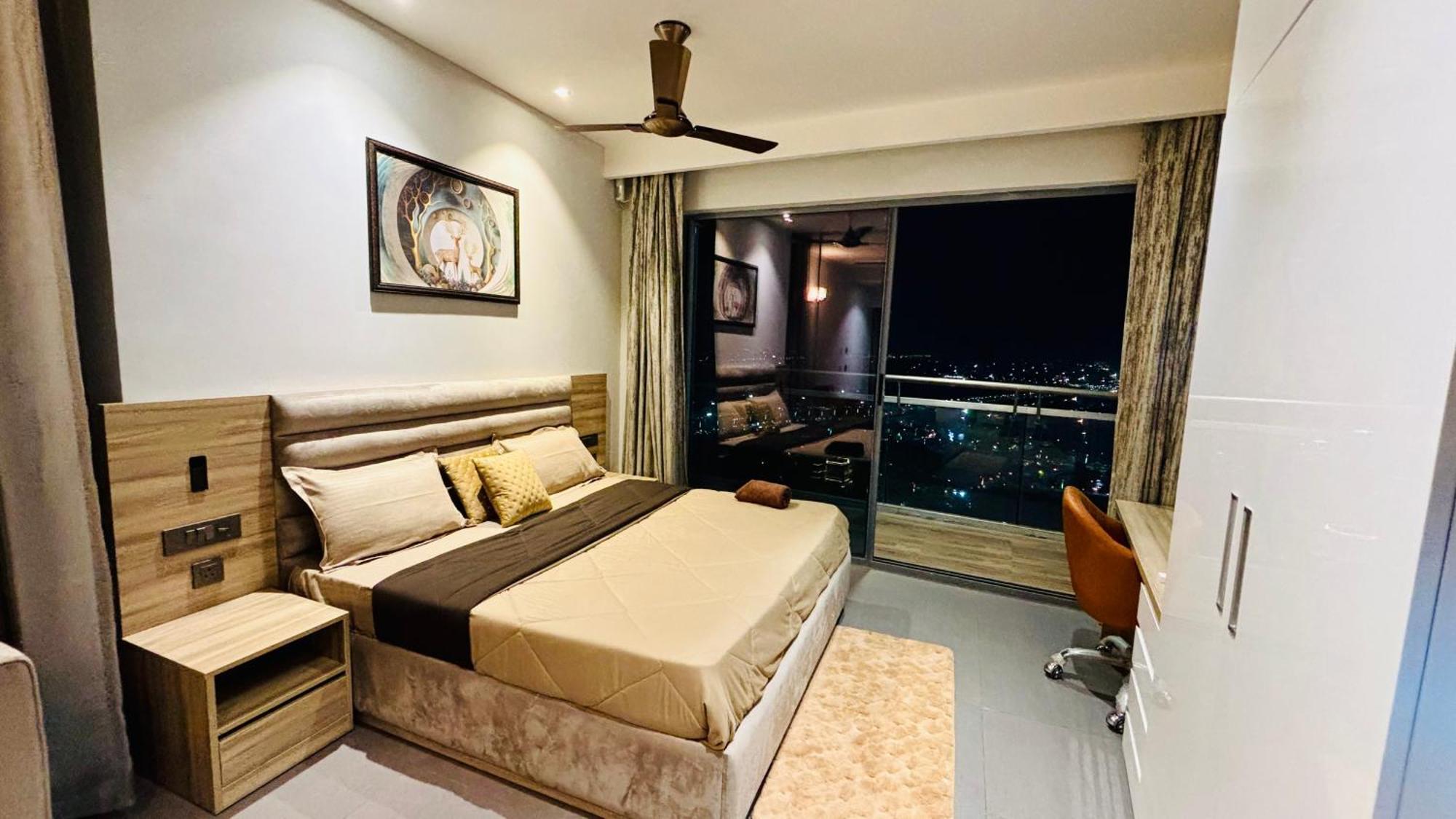 Countryside Luxury - Supernova Noida * New Delhi