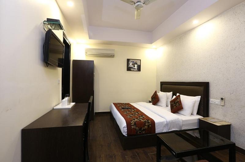 Kingston Park - Karol Bagh Hotel 3*