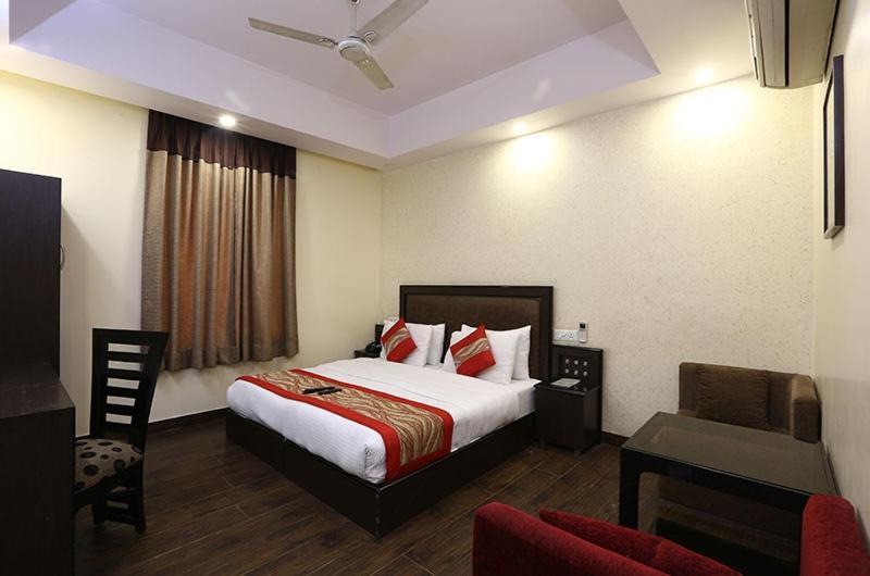 Hotel Kingston Park - Karol Bagh