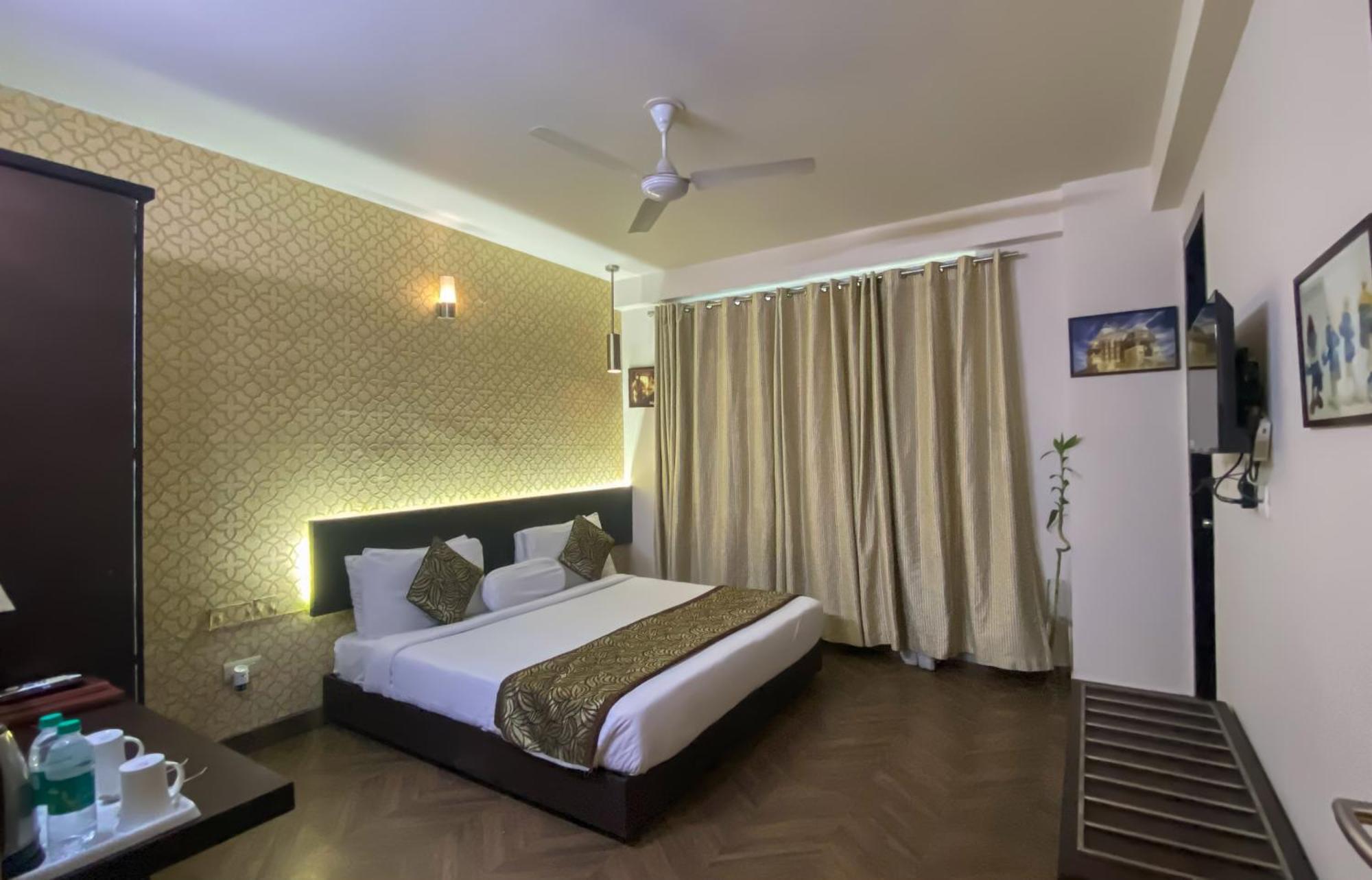 Hotel Woodapple Residency