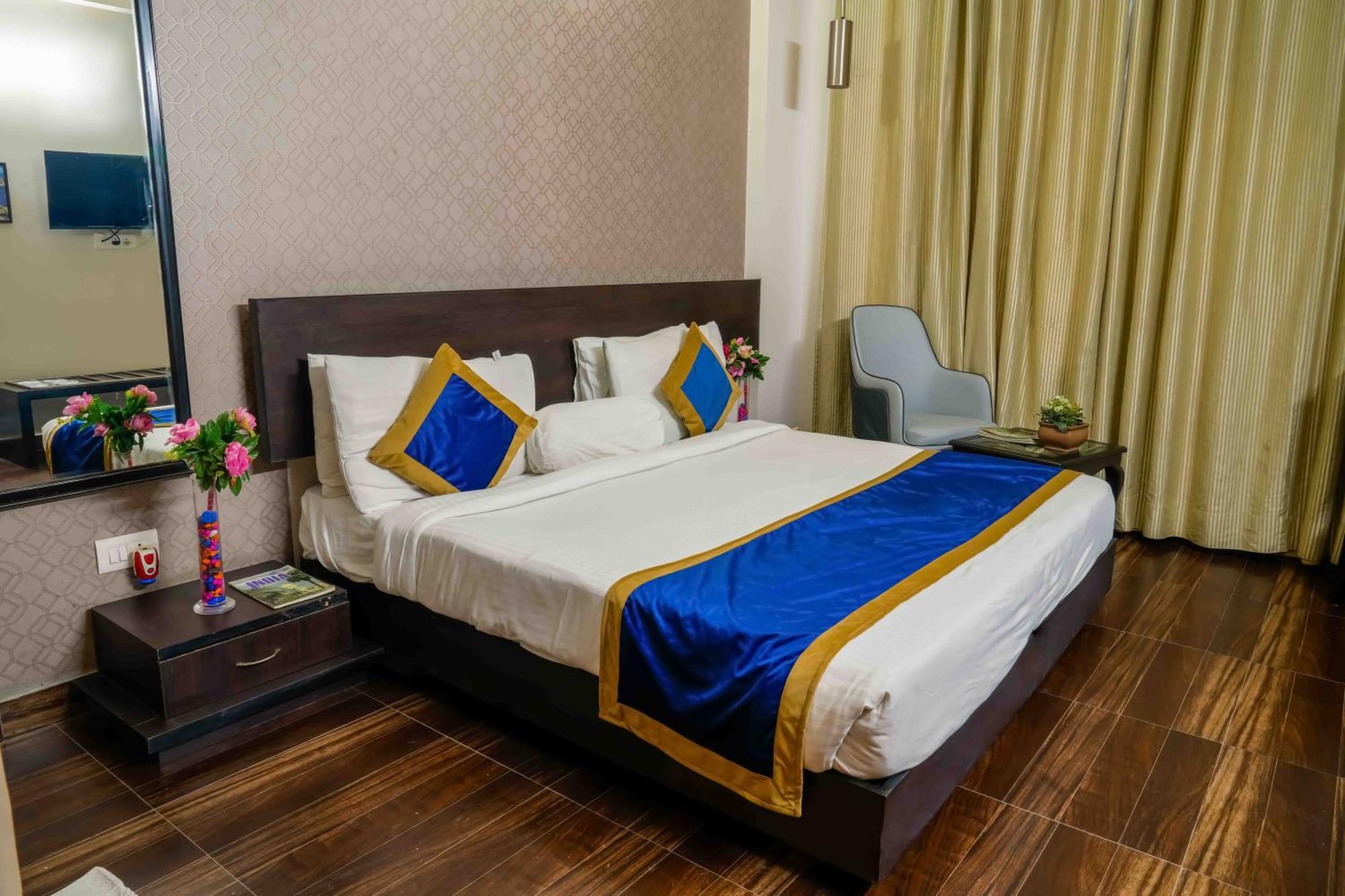 Hotel Woodapple Residency