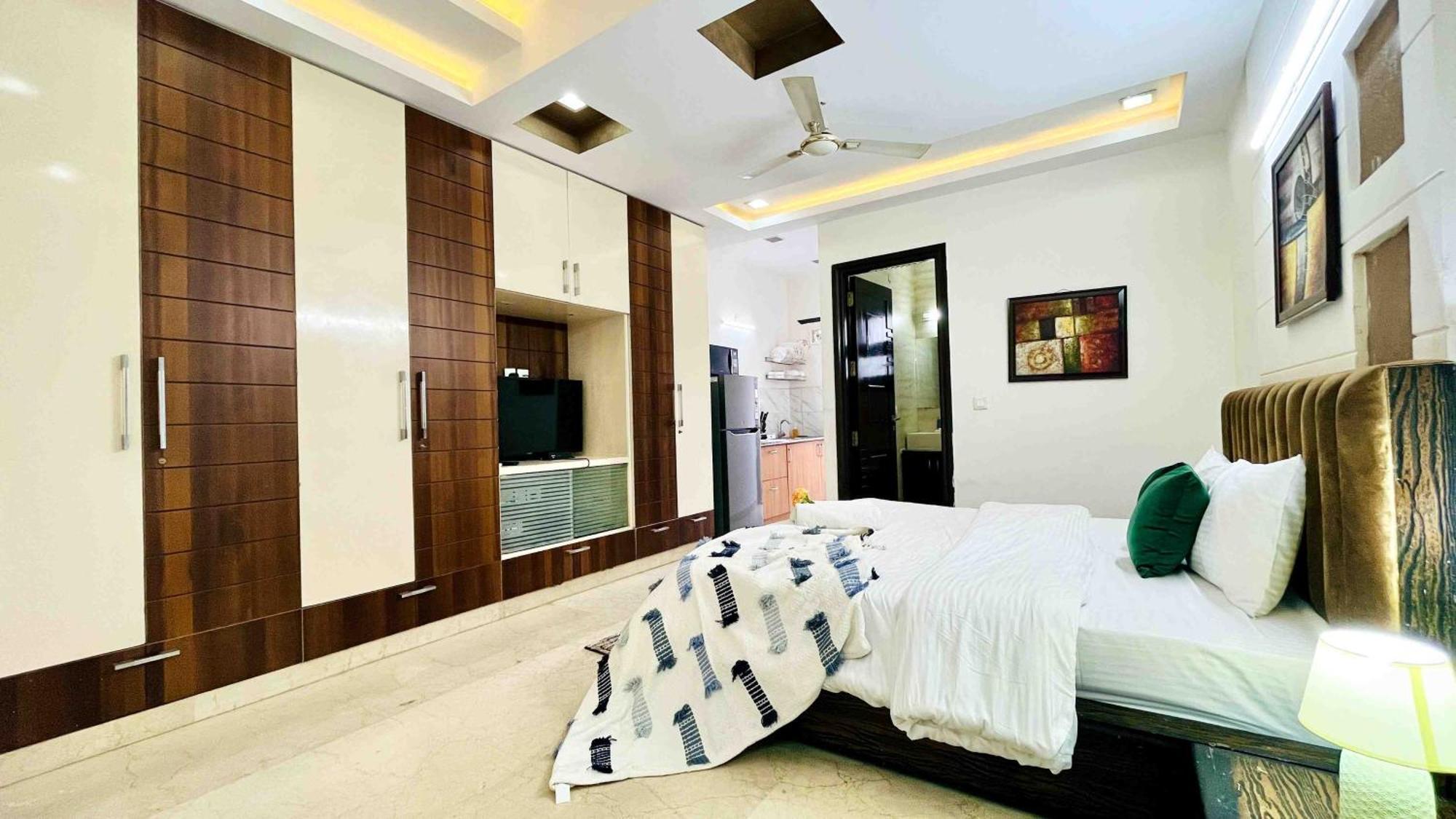 Olive Service - Greater Kailash Apartment *