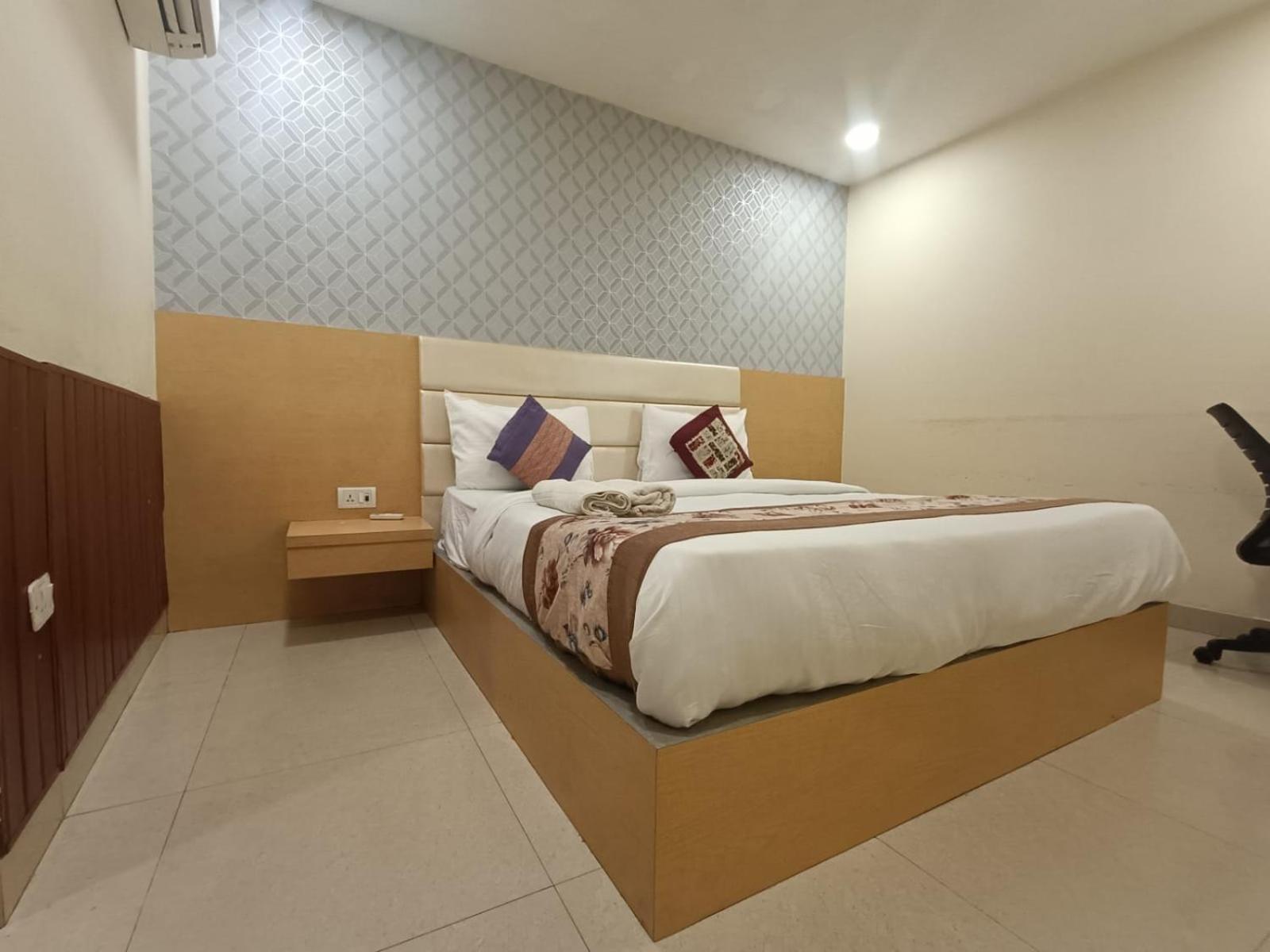Grand By D'capitol Near Delhi Airport Hotel 4*