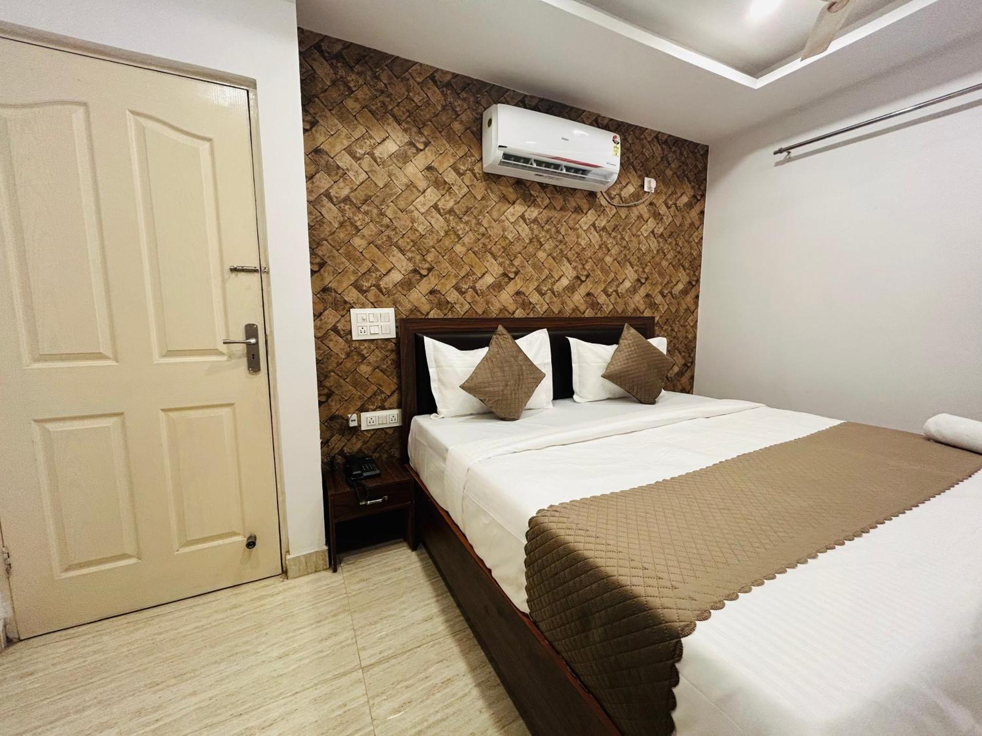 O Devika Hotel