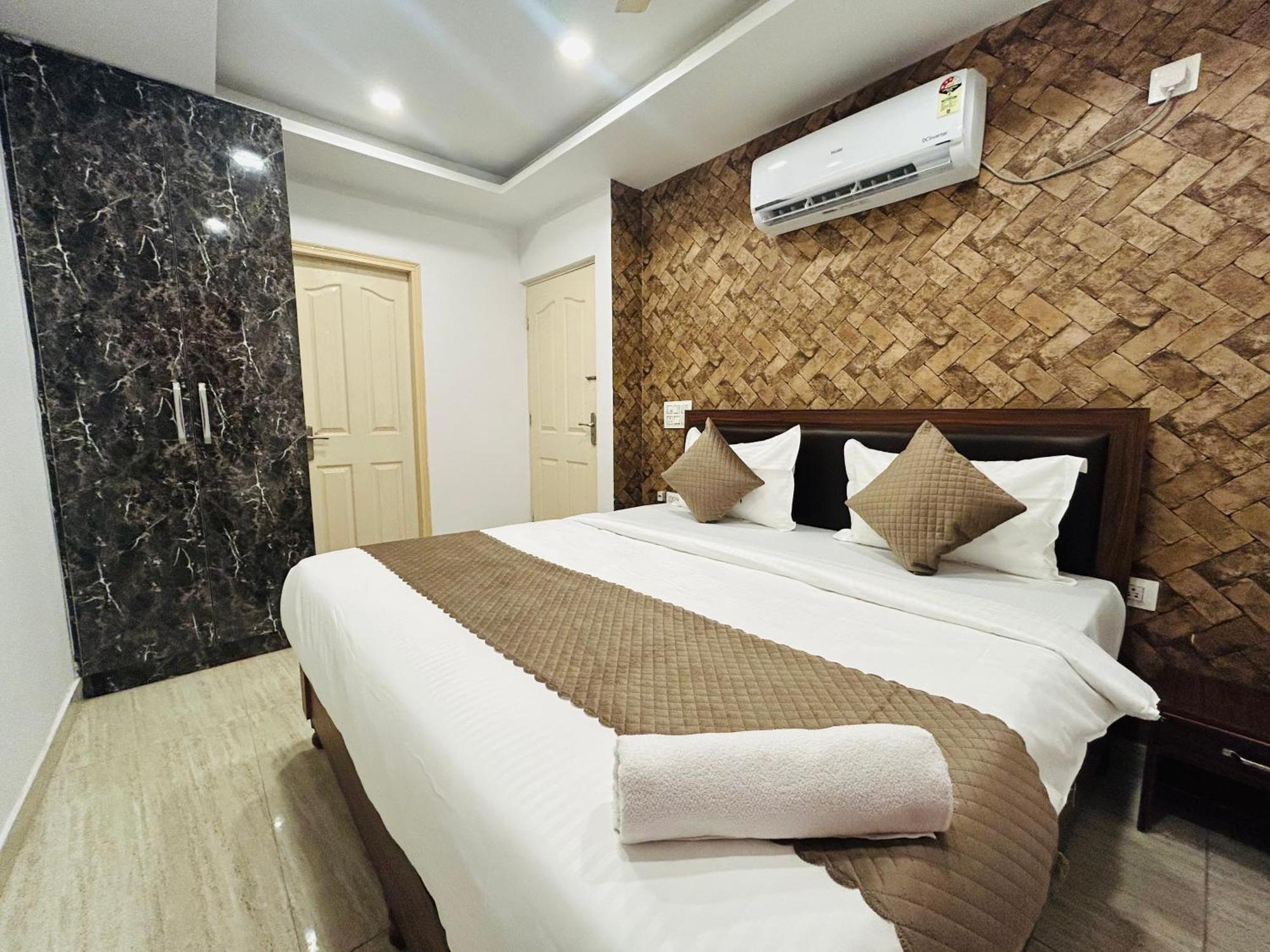 O Devika Hotel 3*