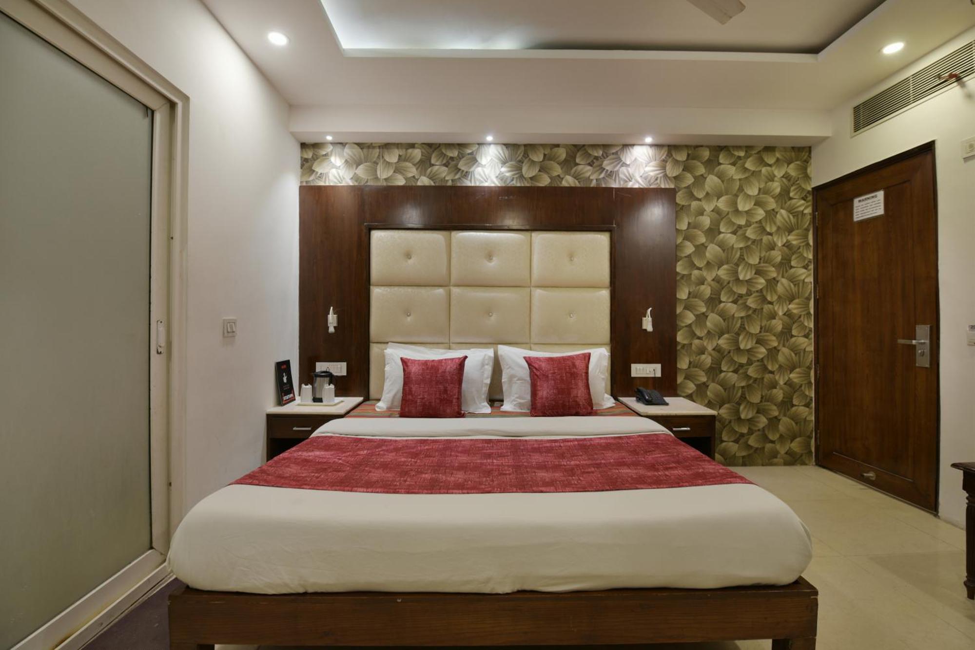 Capital O 2242 Yuvraj Deluxe