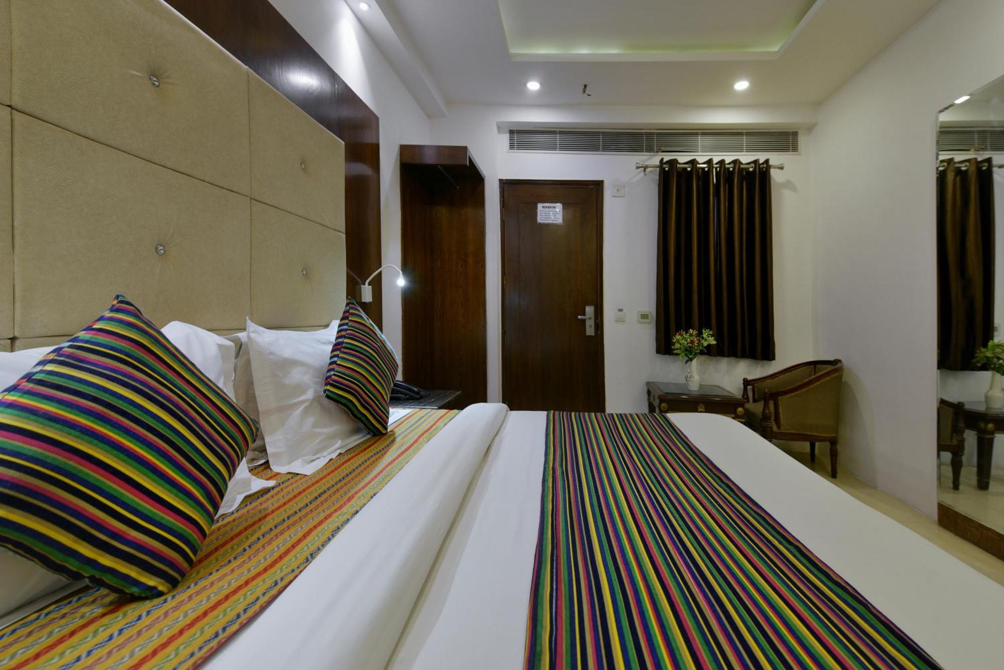 Hotel Capital O 2242 Yuvraj Deluxe