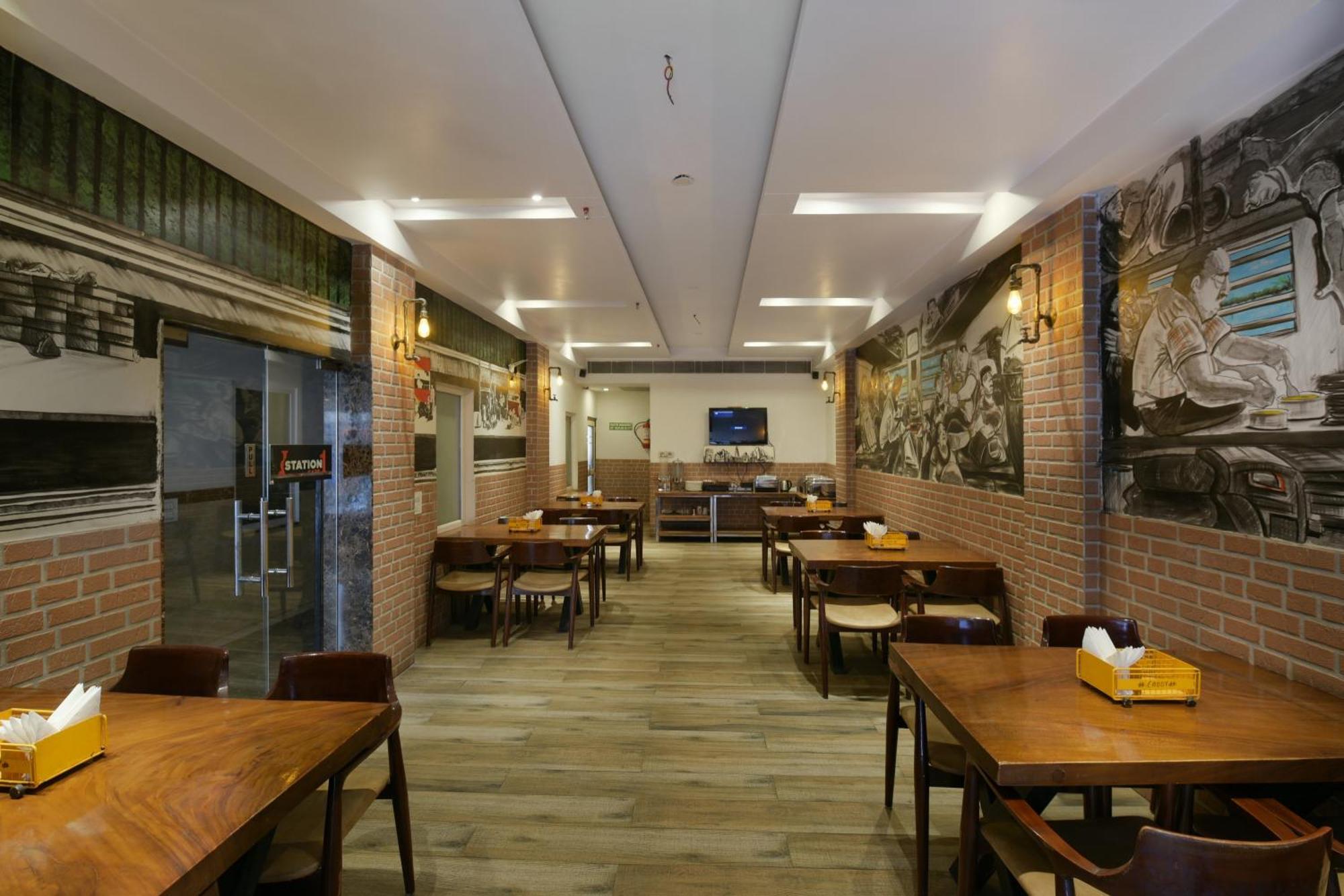 Hotel Capital O 2242 Yuvraj Deluxe New Delhi