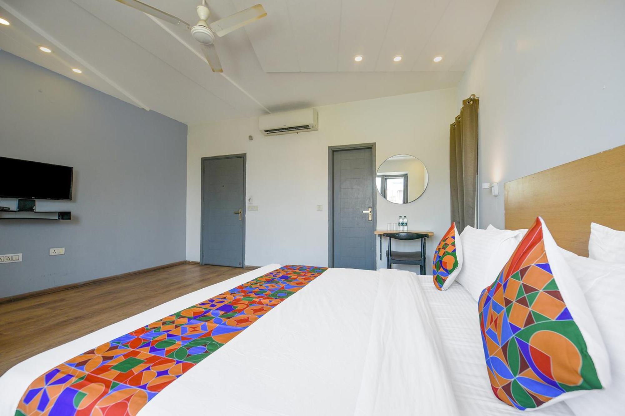 Fabhotel Harsh Vihar 3*