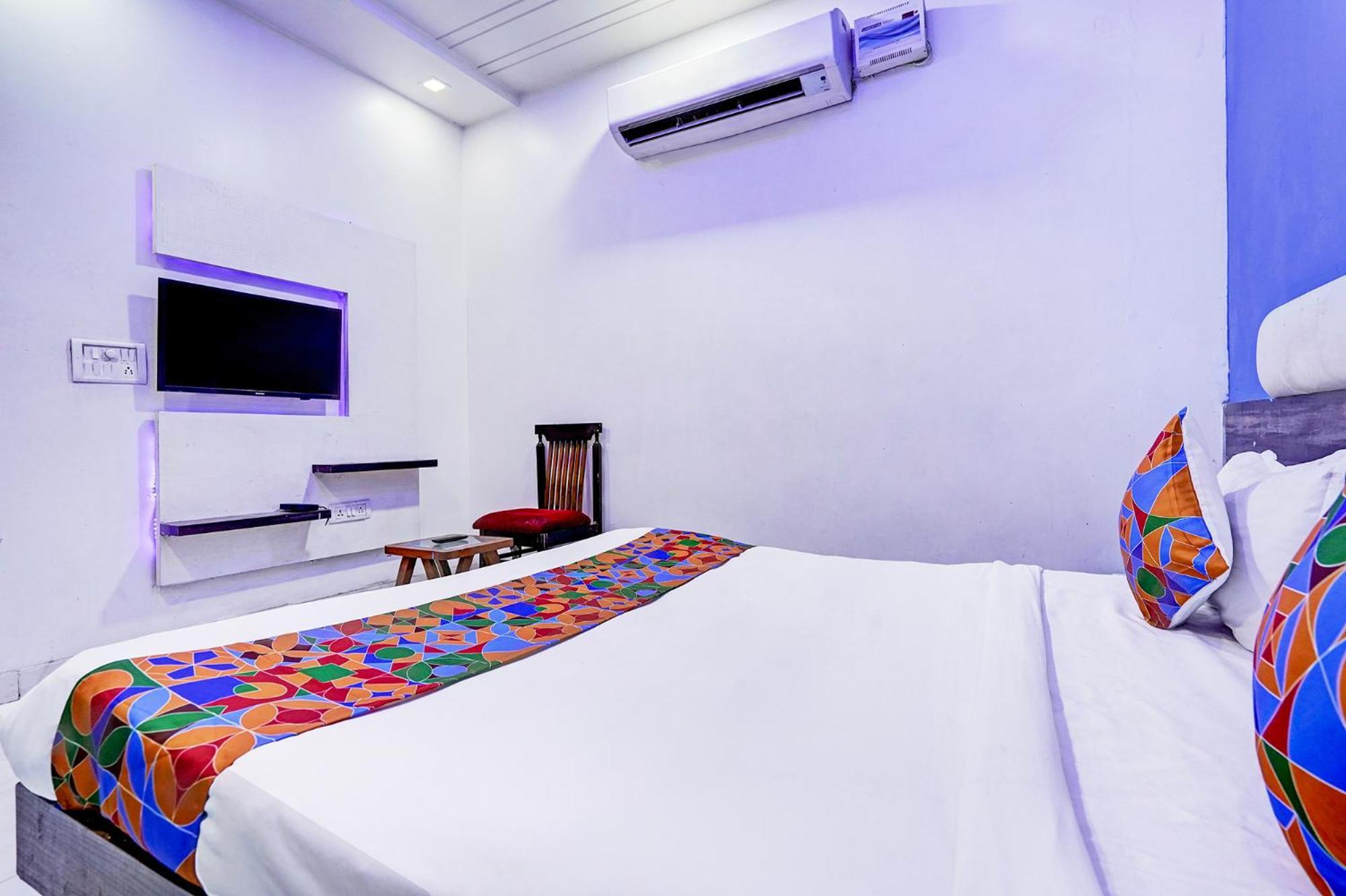 Hotel Fabhotel Season Grand 3*