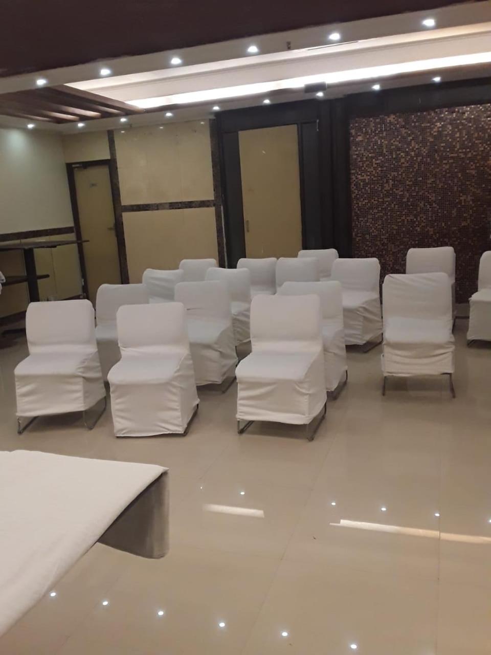 Hotel Lloyd Residency Nehru Place