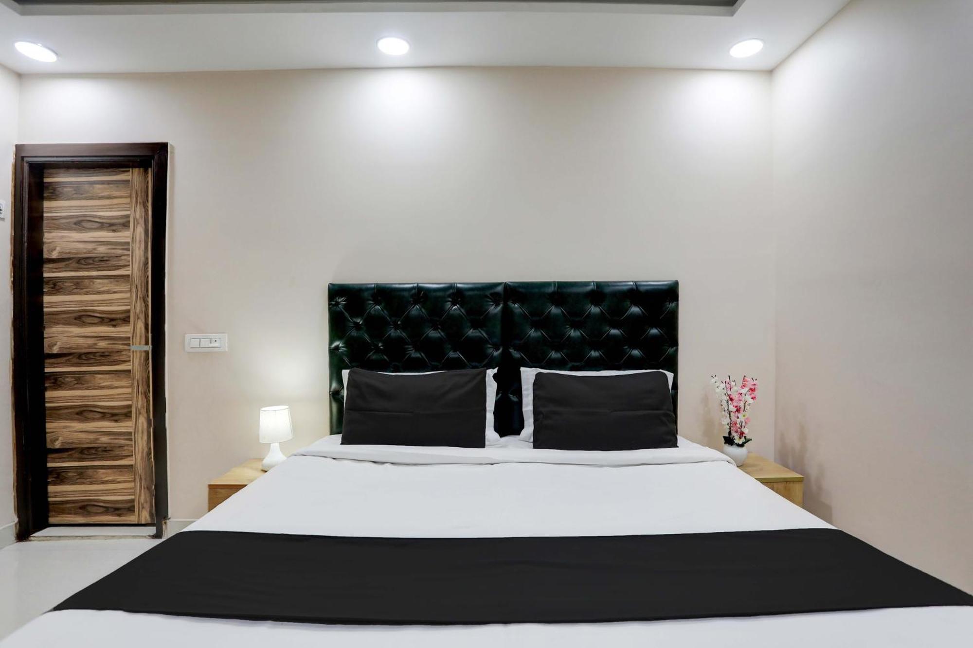 O The Bed Box Hotel New Delhi