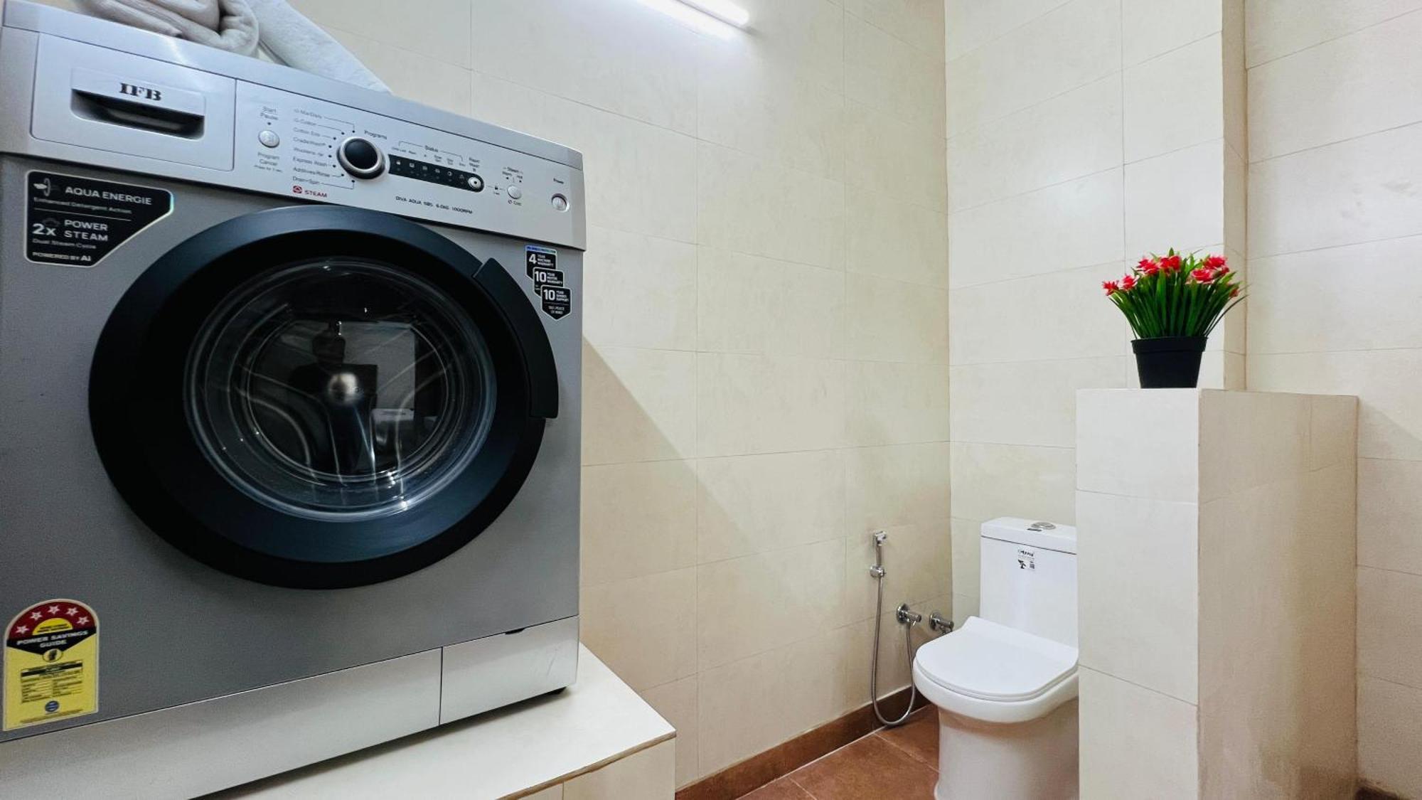 Bluo Modern 1bhk Rohini - Parking , Balcony New Delhi