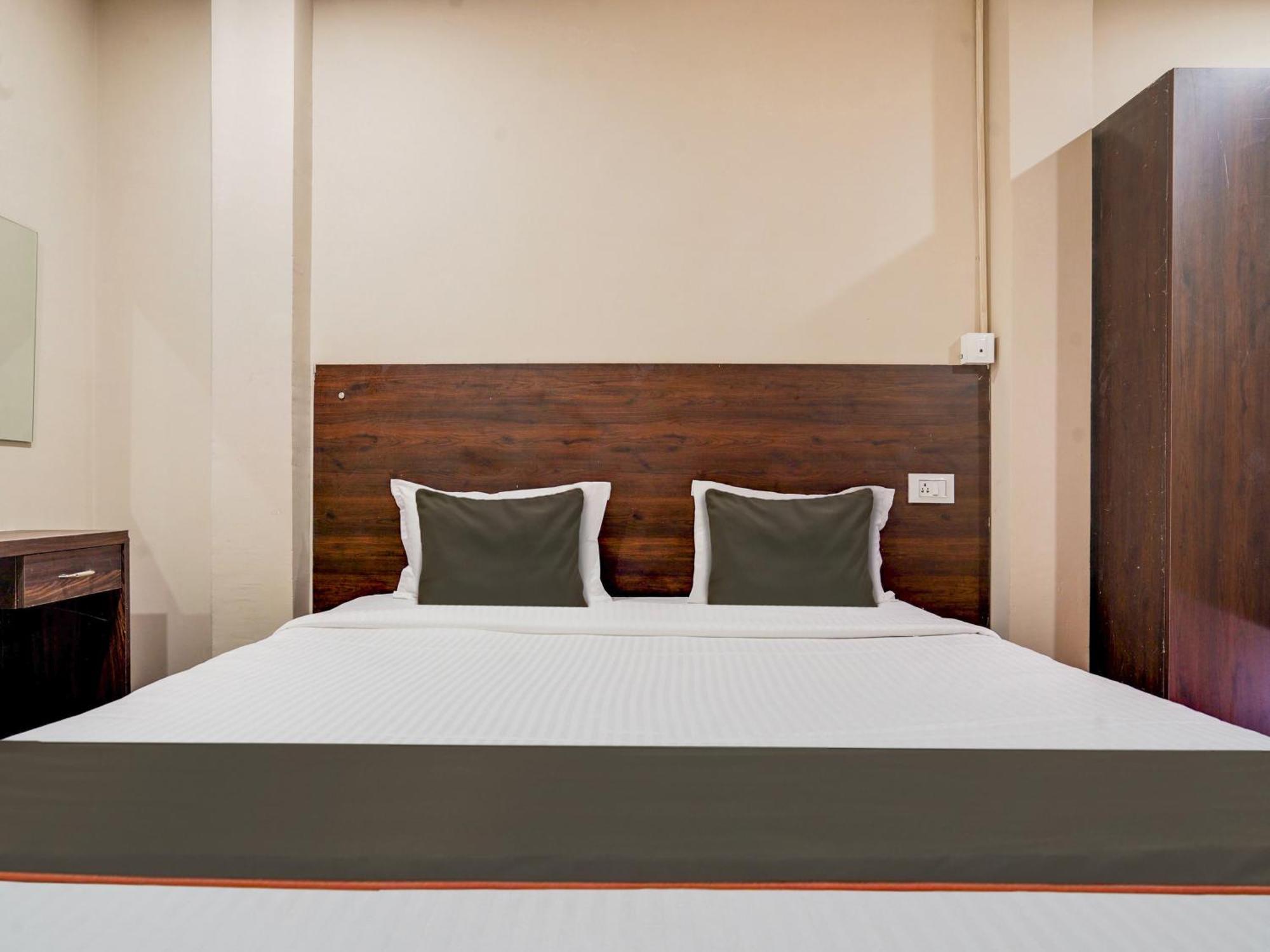 Airport Land Hotel