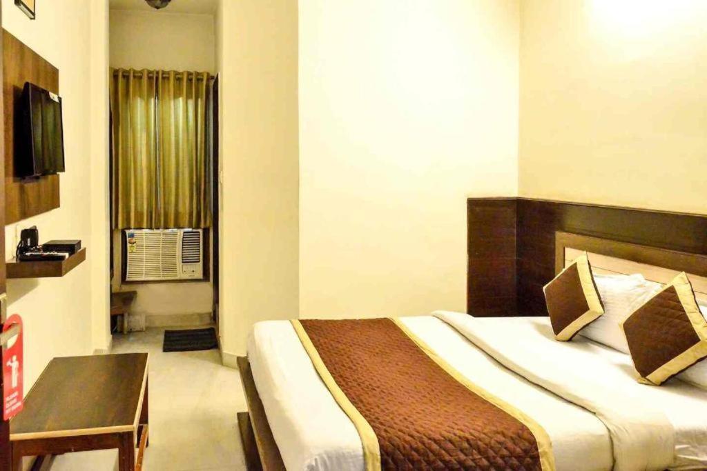 Hotel Airport Land 2*
