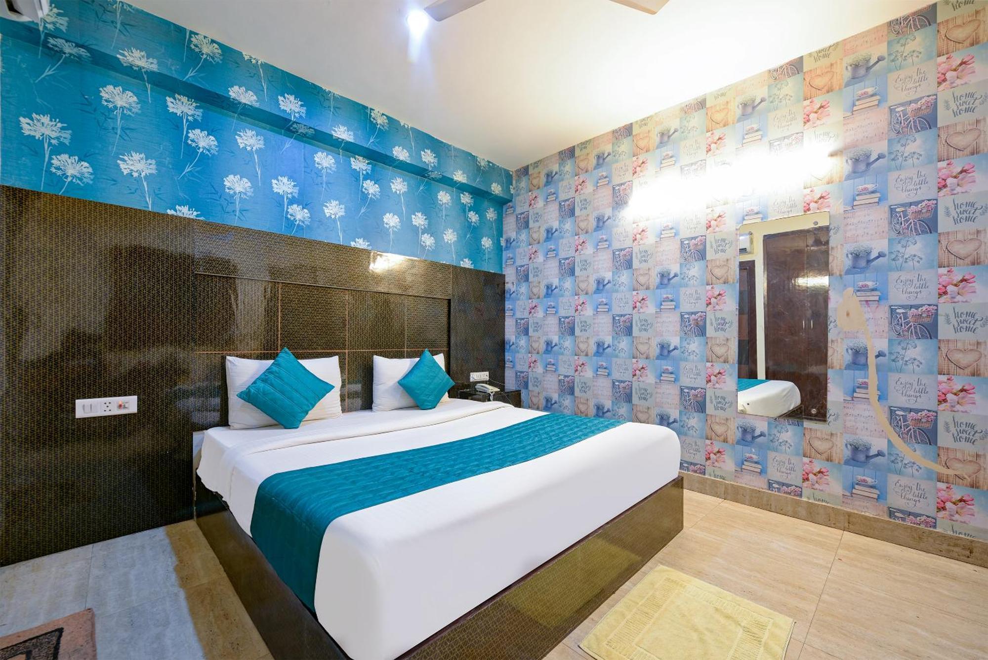 Hotel Airport Square Plaza 3*