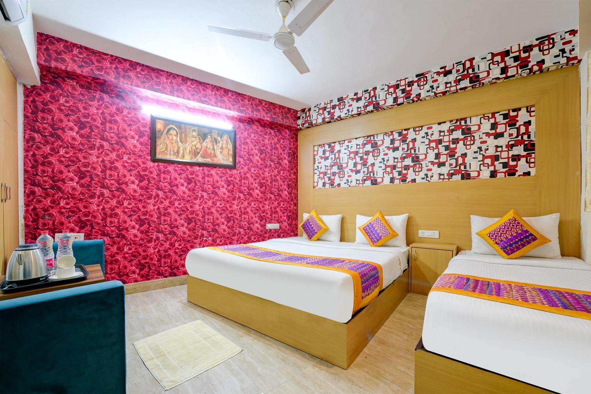 Airport Square Plaza Hotel 3*