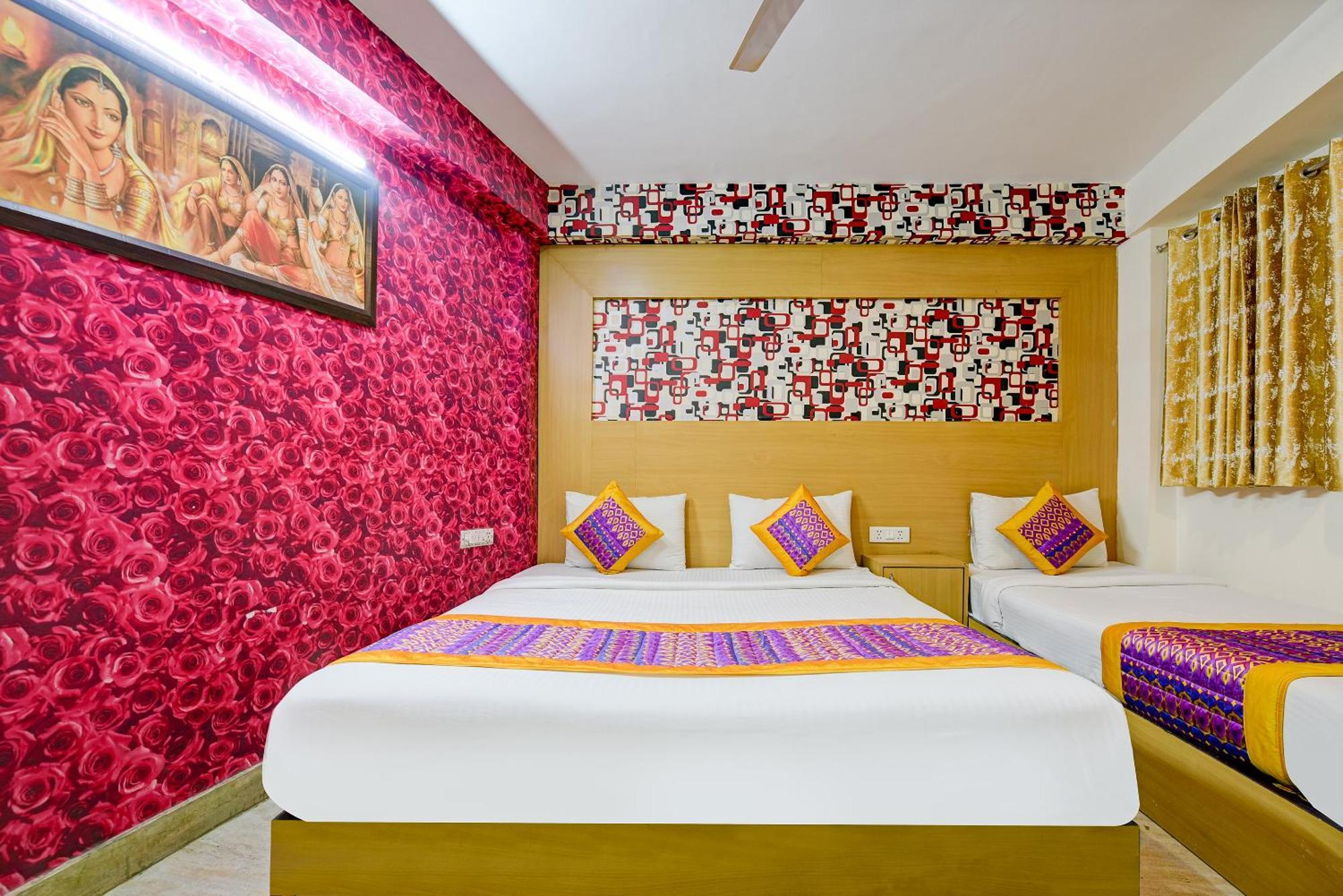 Airport Square Plaza Hotel 3*