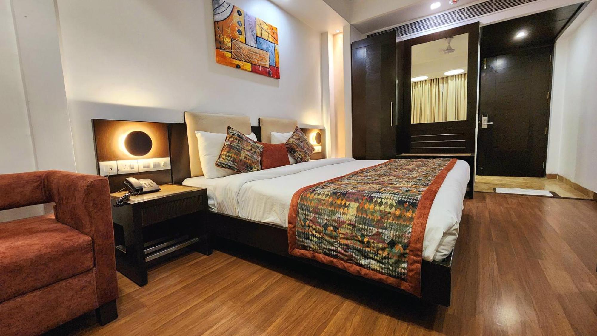 Hotel The Prime Balaji Deluxe At Railway Station - Free Airport Pickup
