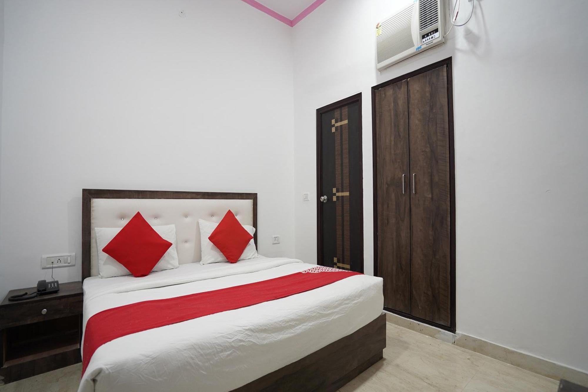 Hotel O White House New Delhi