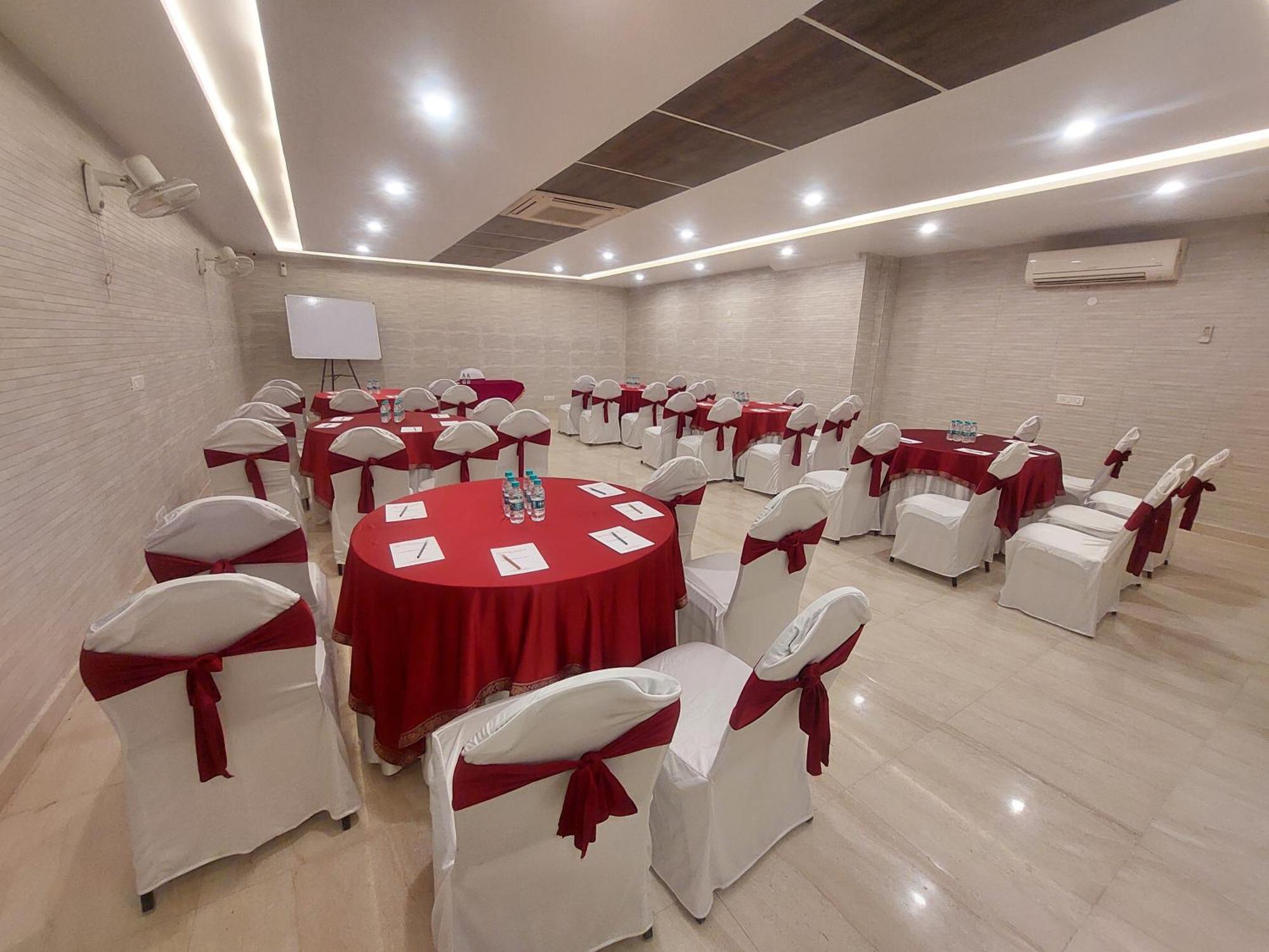 Kastor- Near Nehru Place- Gk 2- M Block Market-gk Metro Station-dr As Clinic 3* New Delhi