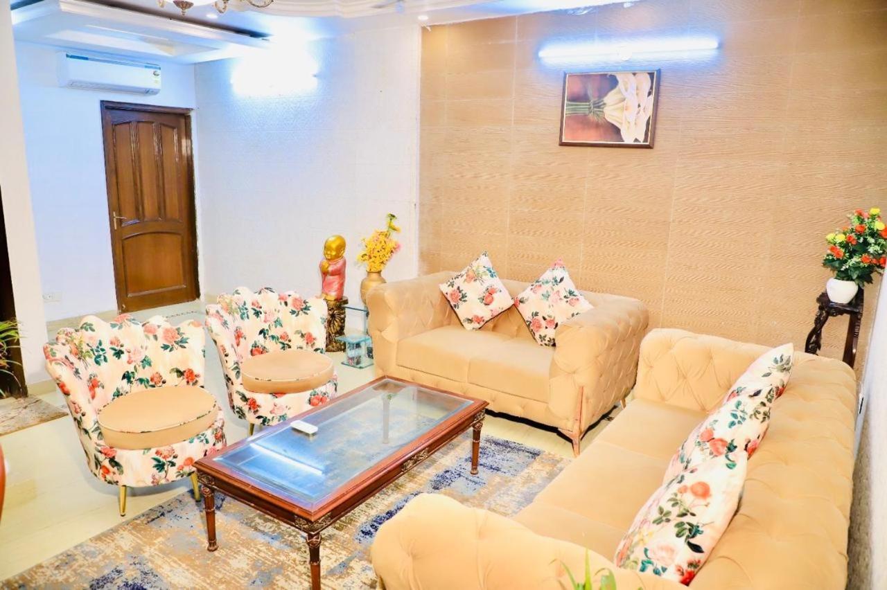Divine India Service 3 Bhk D-198 Saket New Delhi