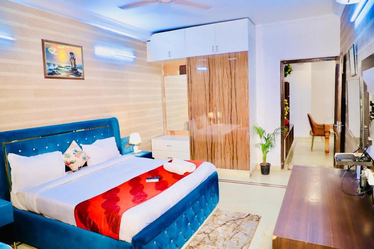 Divine India Service 3 Bhk D-198 Saket New Delhi