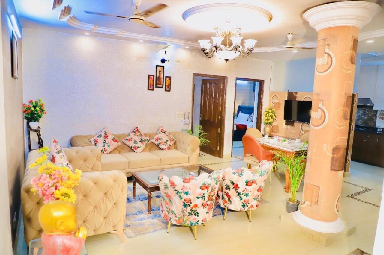 Apartment Divine India Service 3 Bhk D-198 Saket New Delhi