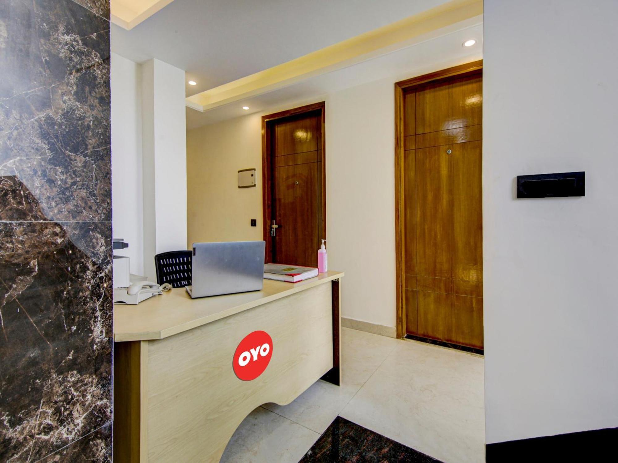 Hotel Oyo Flagship Thecapstone New Delhi