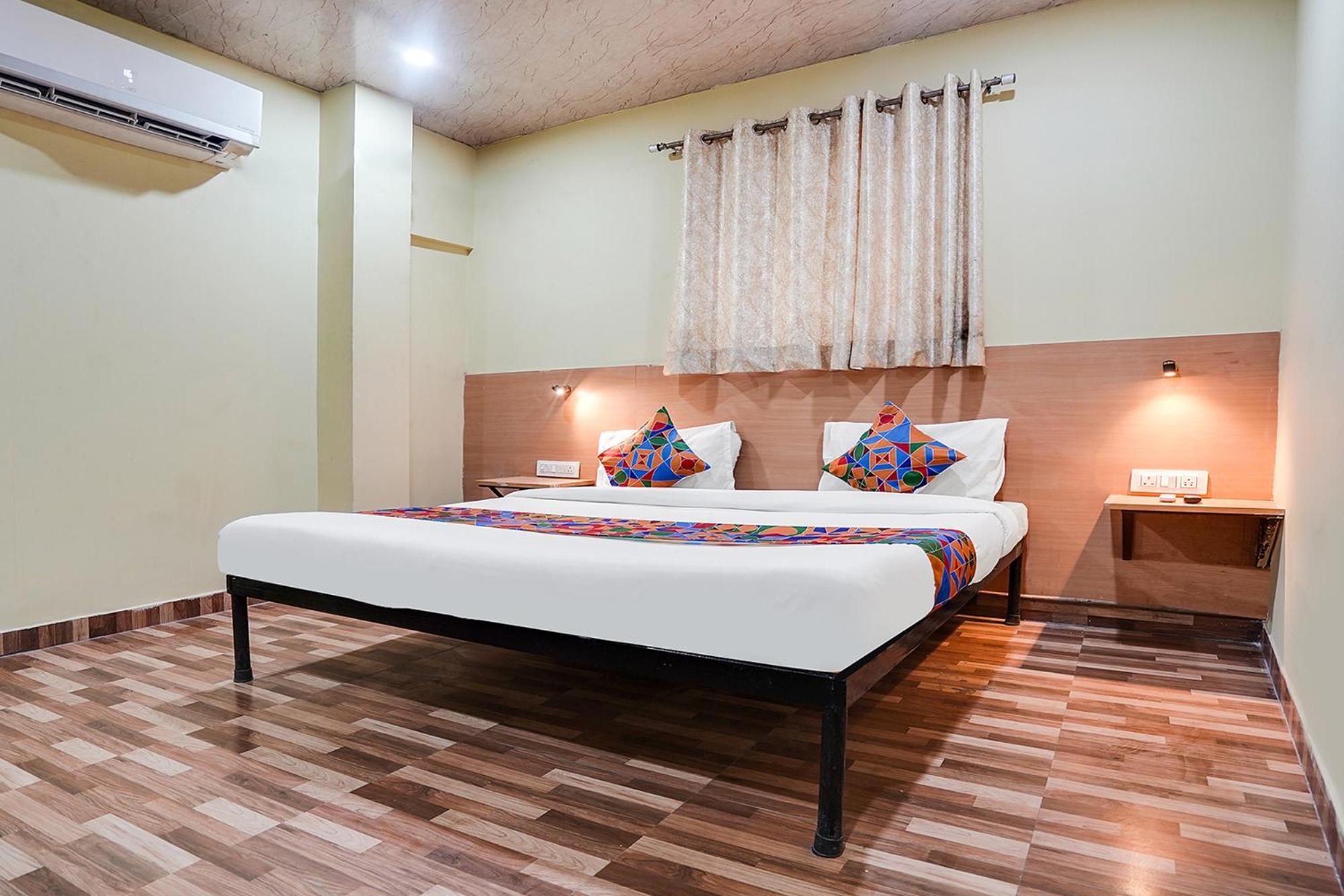 Fabhotel Reena Residency 3*