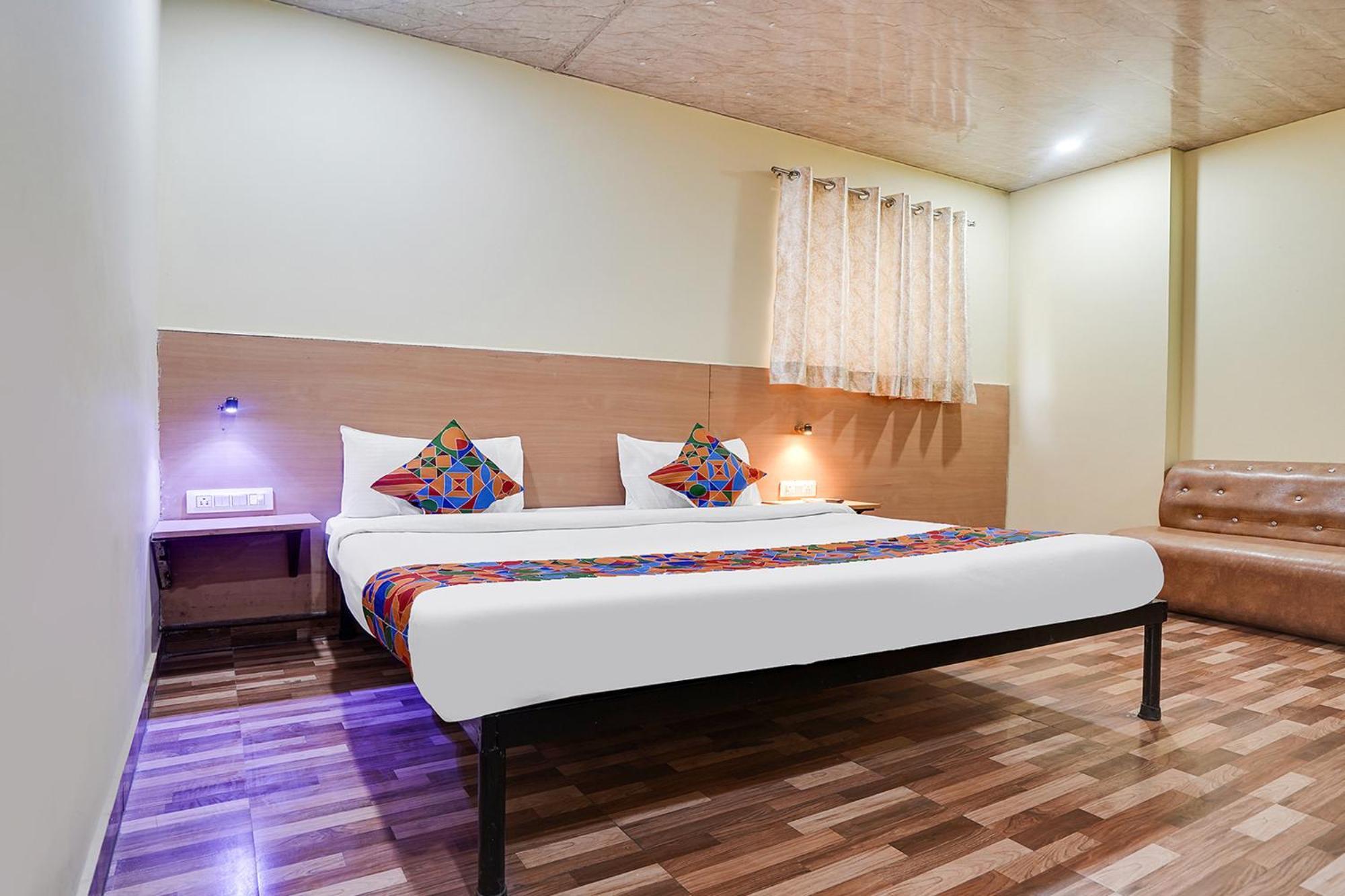 Fabhotel Reena Residency