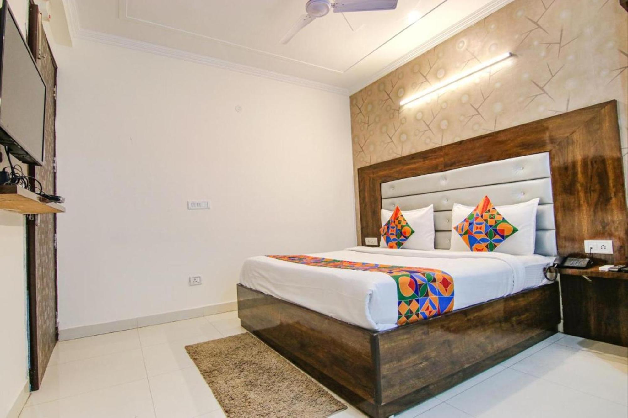 Guest house Del Fox House At Railway Station