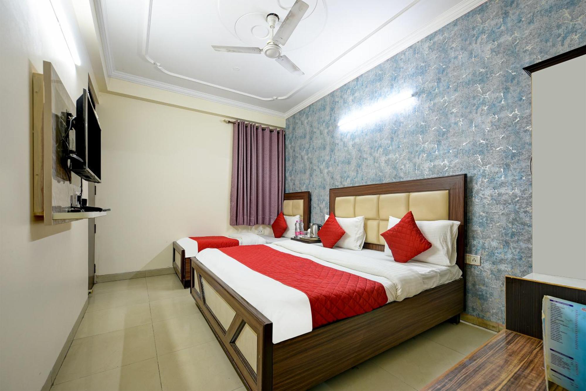 Bed & Breakfast Airport Classic Park 3*