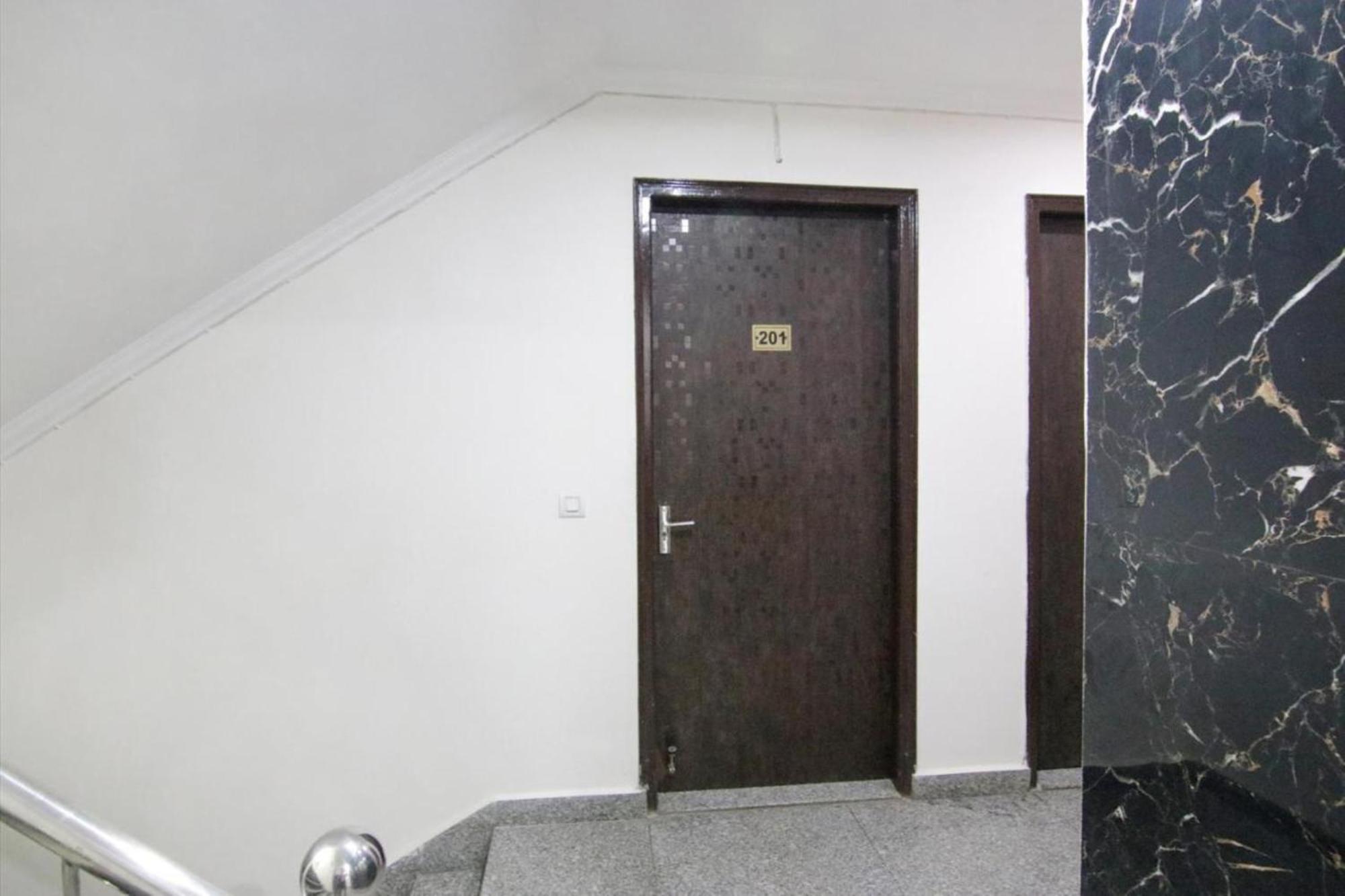 Del Fox House At Railway Station New Delhi