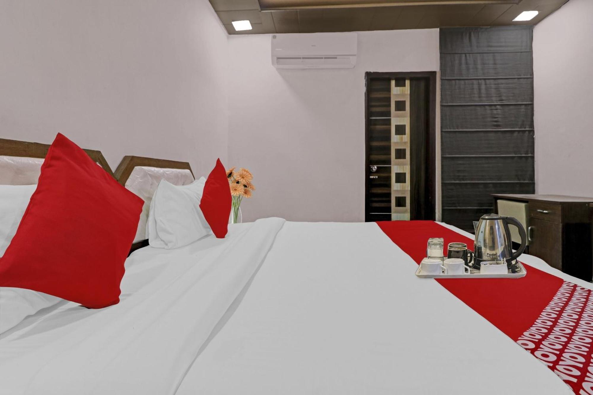 Oyo 90274 Hotel Knight Inn New Delhi