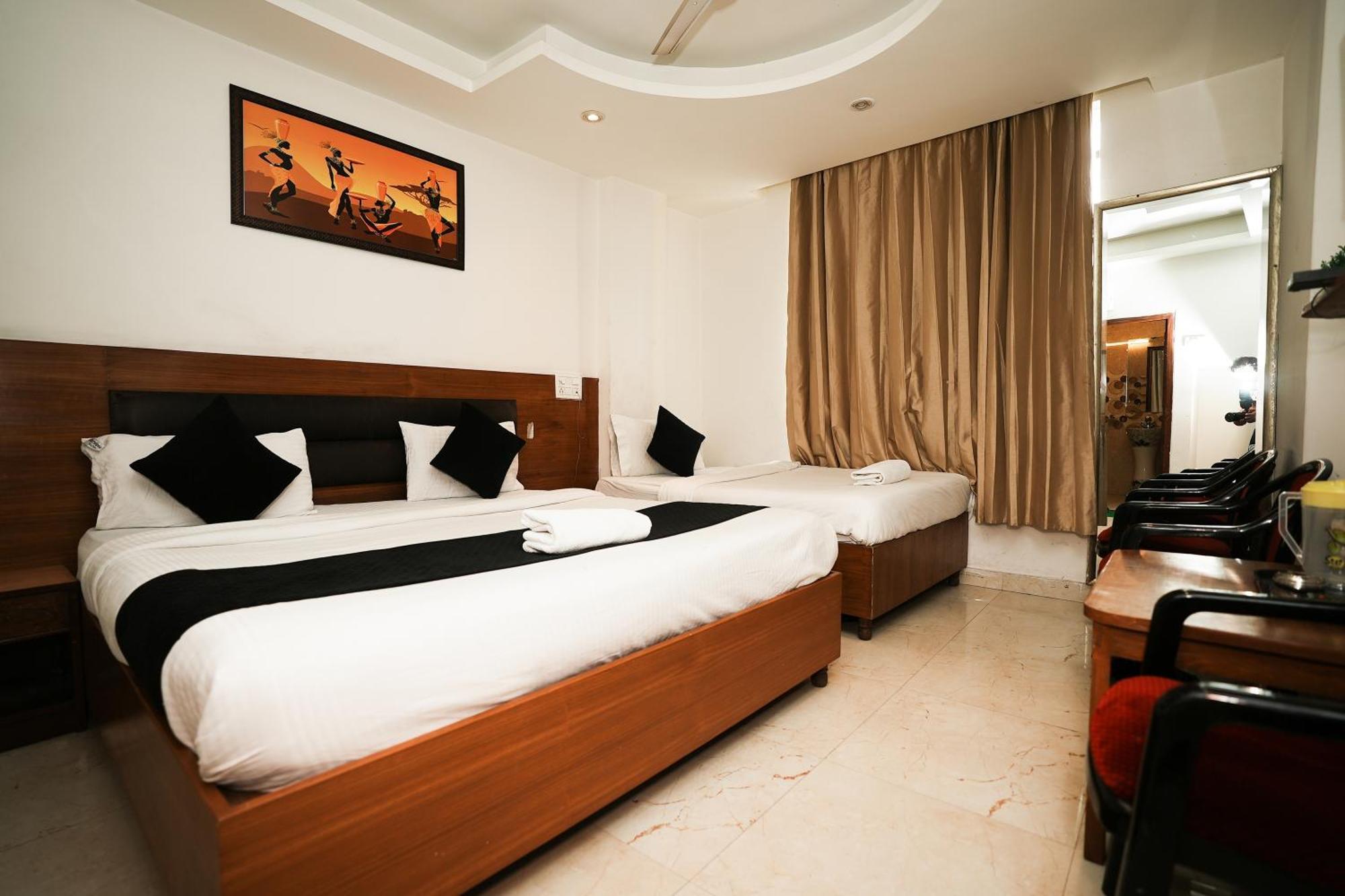 Paradise International Near Igi Delhi Airport 3*
