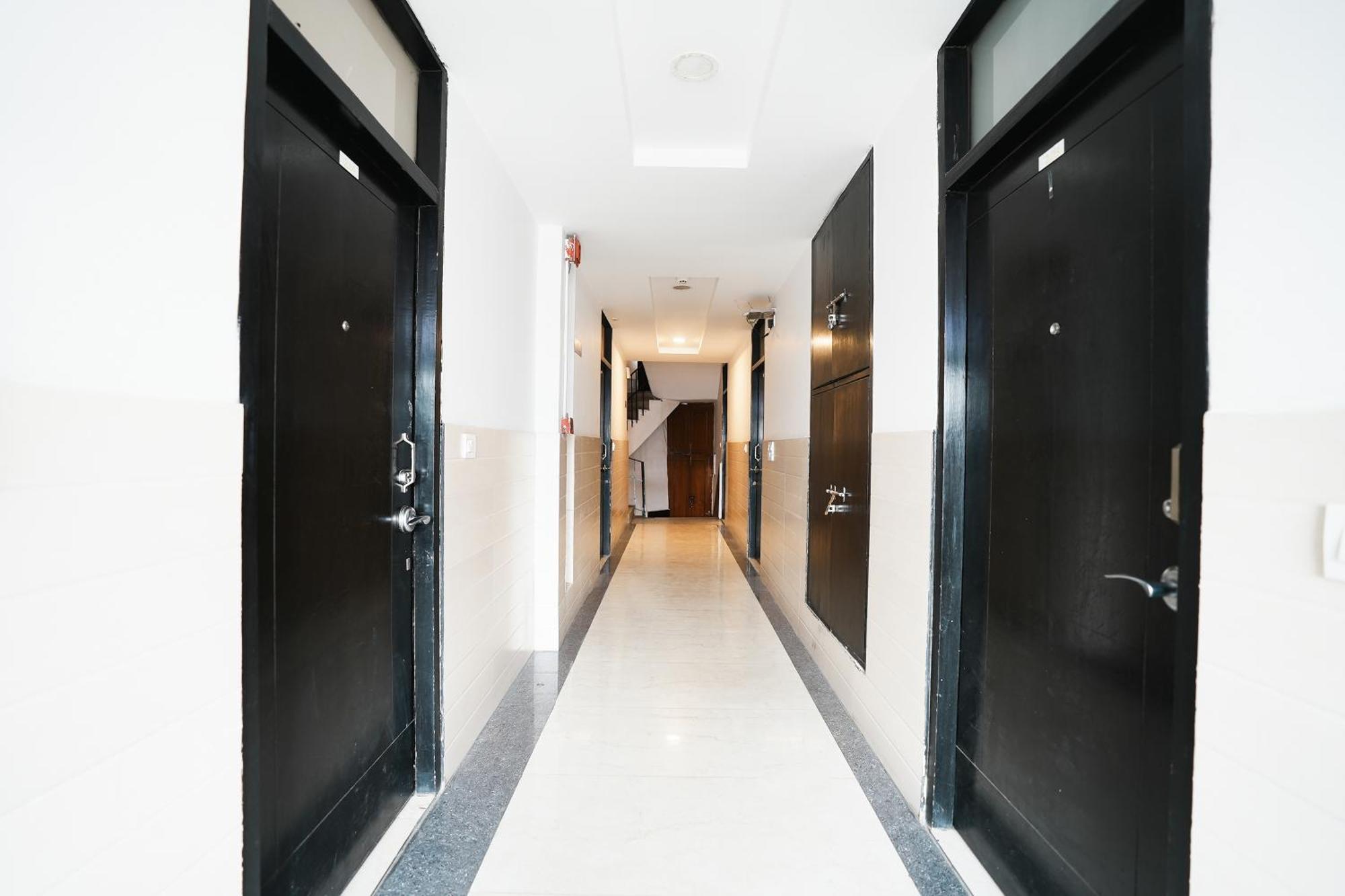 Hotel Paradise International Near Igi Delhi Airport 3*