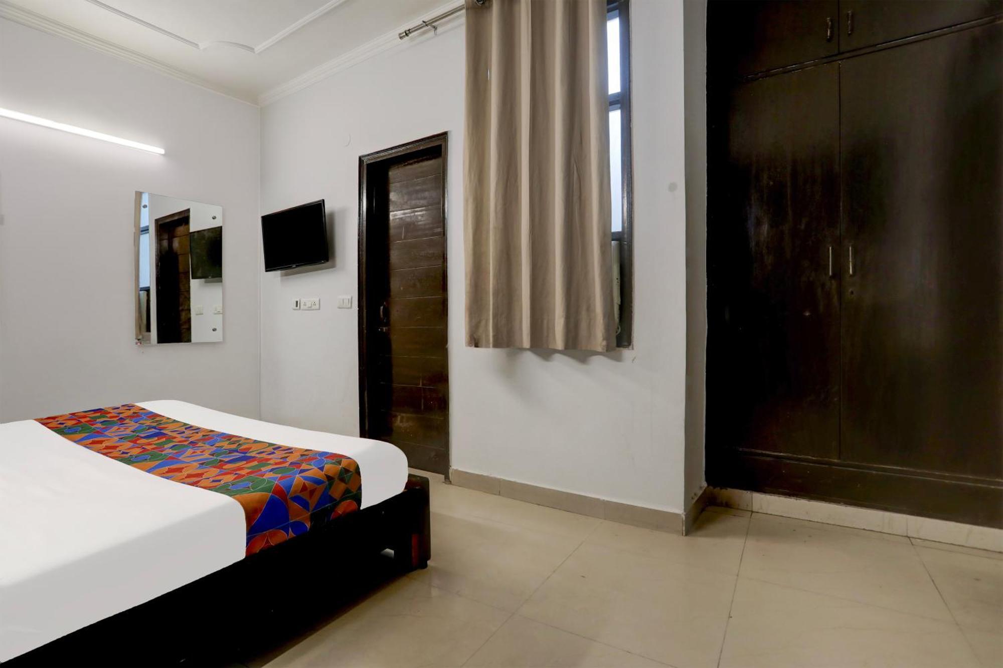 Fabexpress Saket Residency 3*