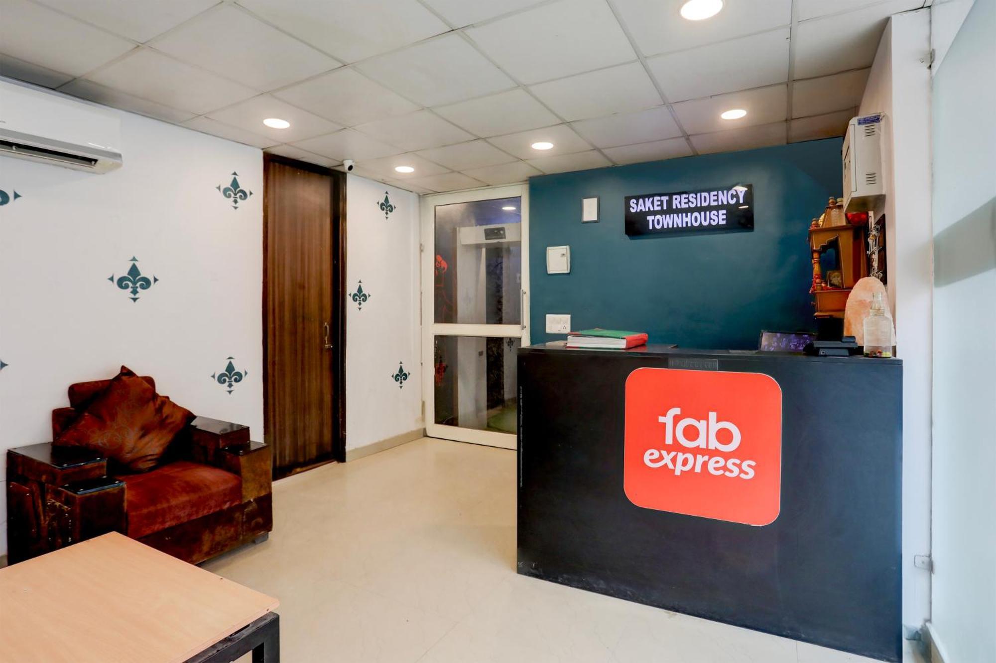 Hotel Fabexpress Saket Residency